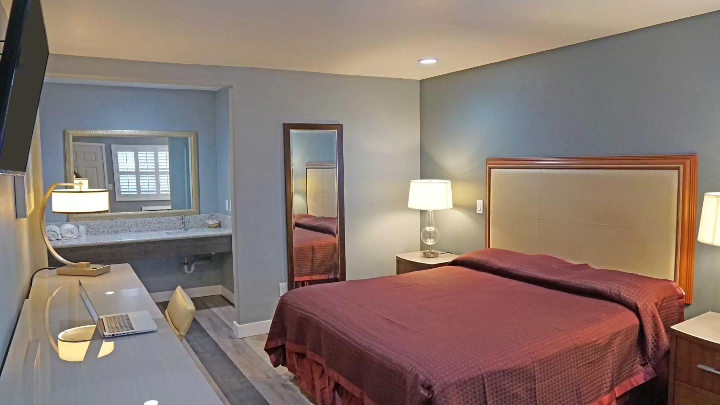 Bed in Del Mar Motel