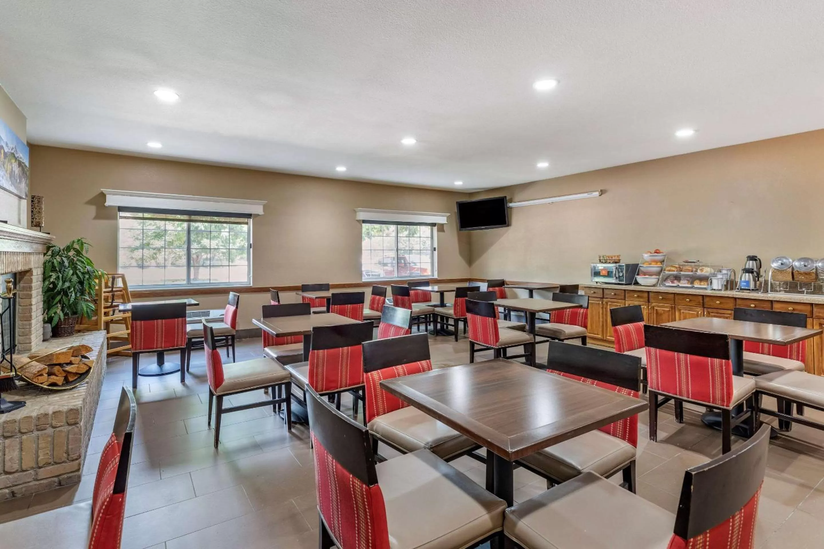 Restaurant/places to eat in Comfort Suites Fort Collins Near University