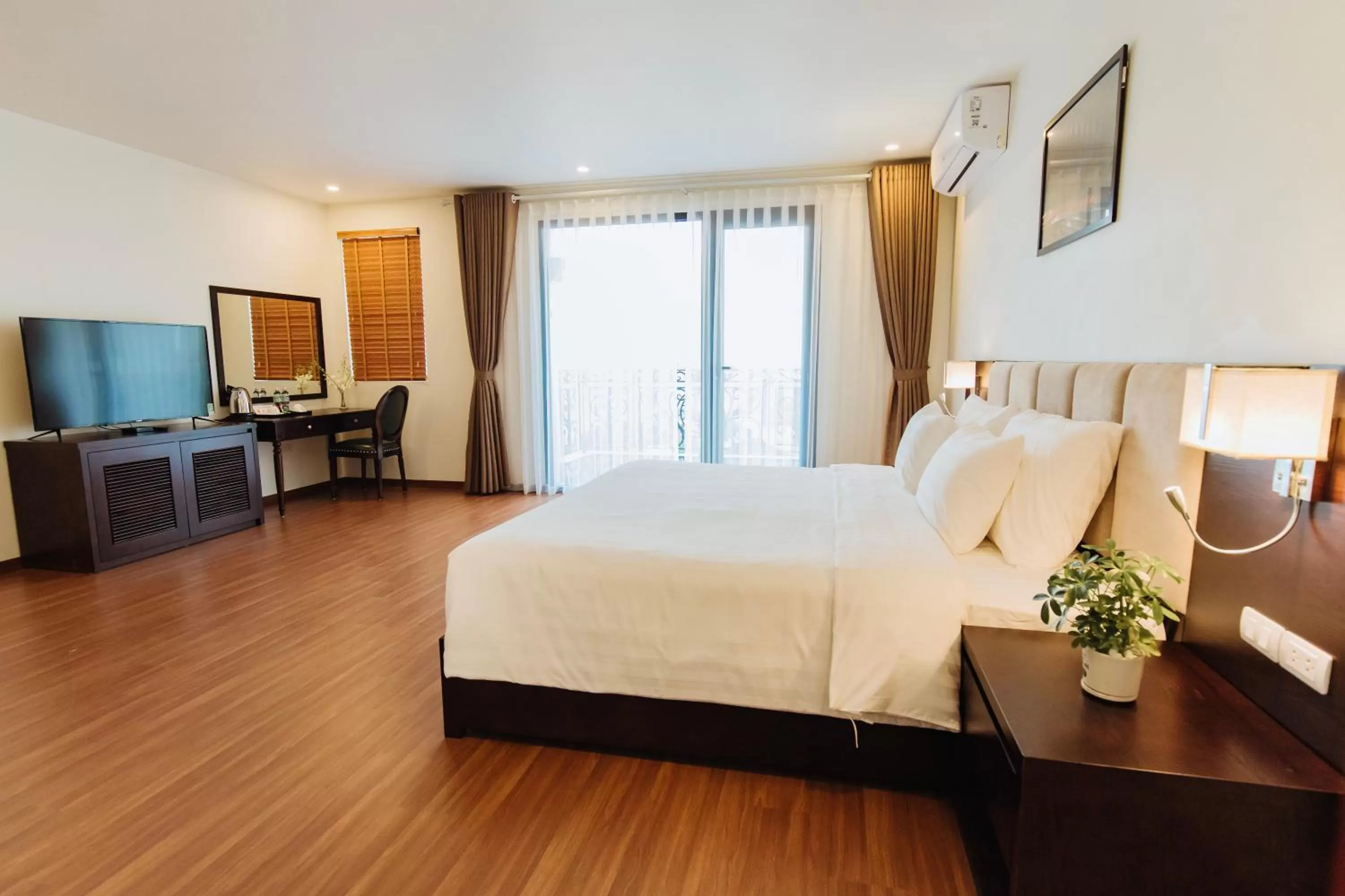 Photo of the whole room in Paragon Noi bai Hotel & Pool