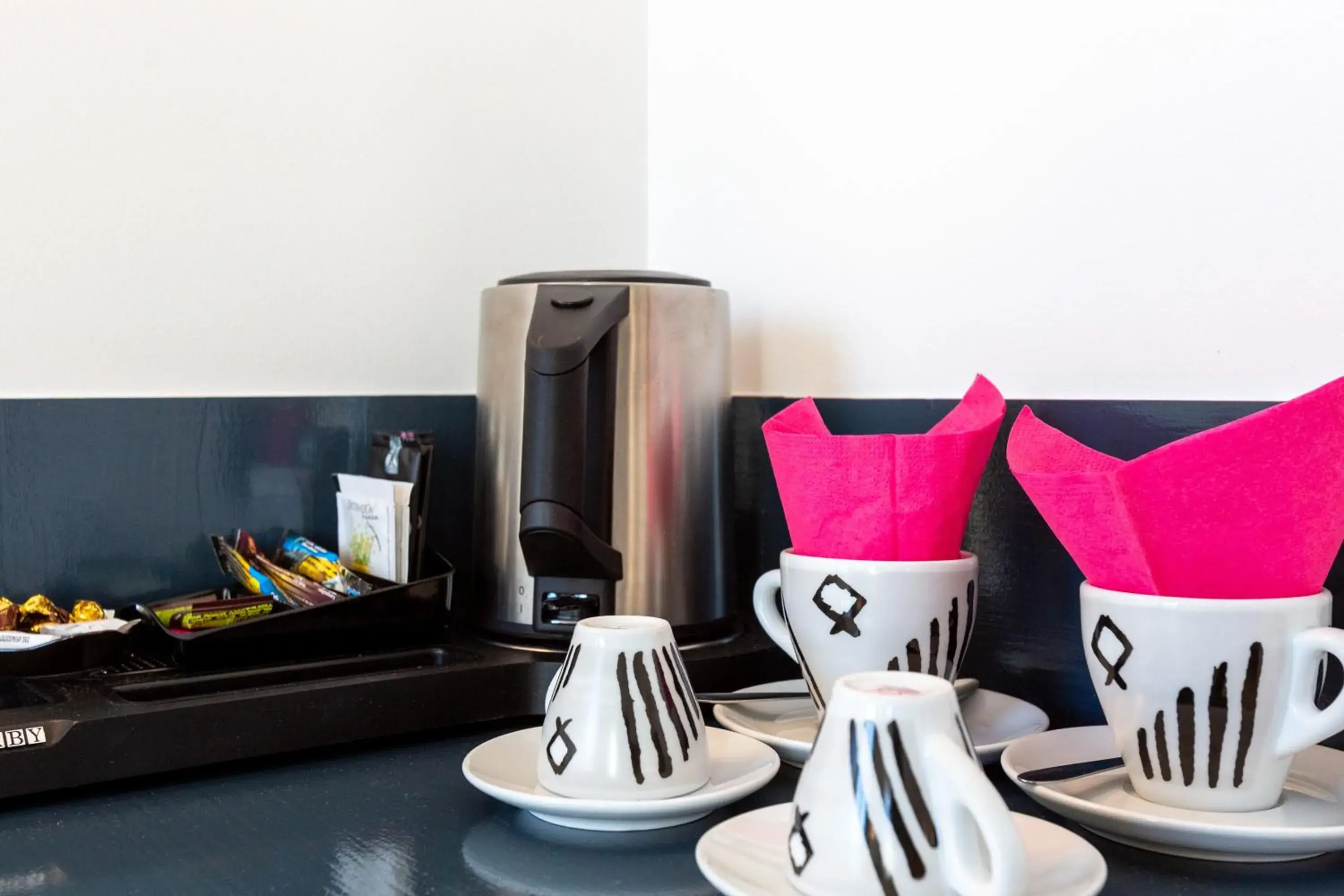 Coffee/Tea Facilities in Hotel Regina Bordeaux Gare Saint-Jean