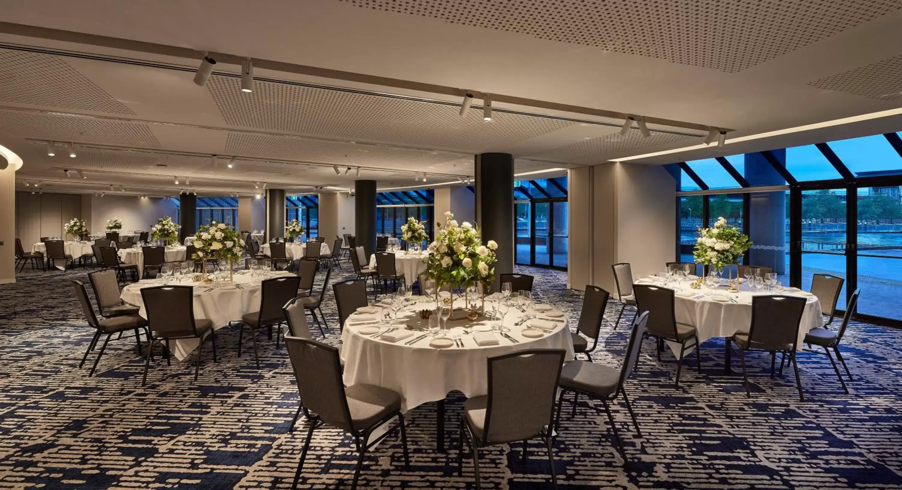 Banquet/Function facilities, Restaurant/Places to Eat in Crowne Plaza Melbourne, an IHG Hotel