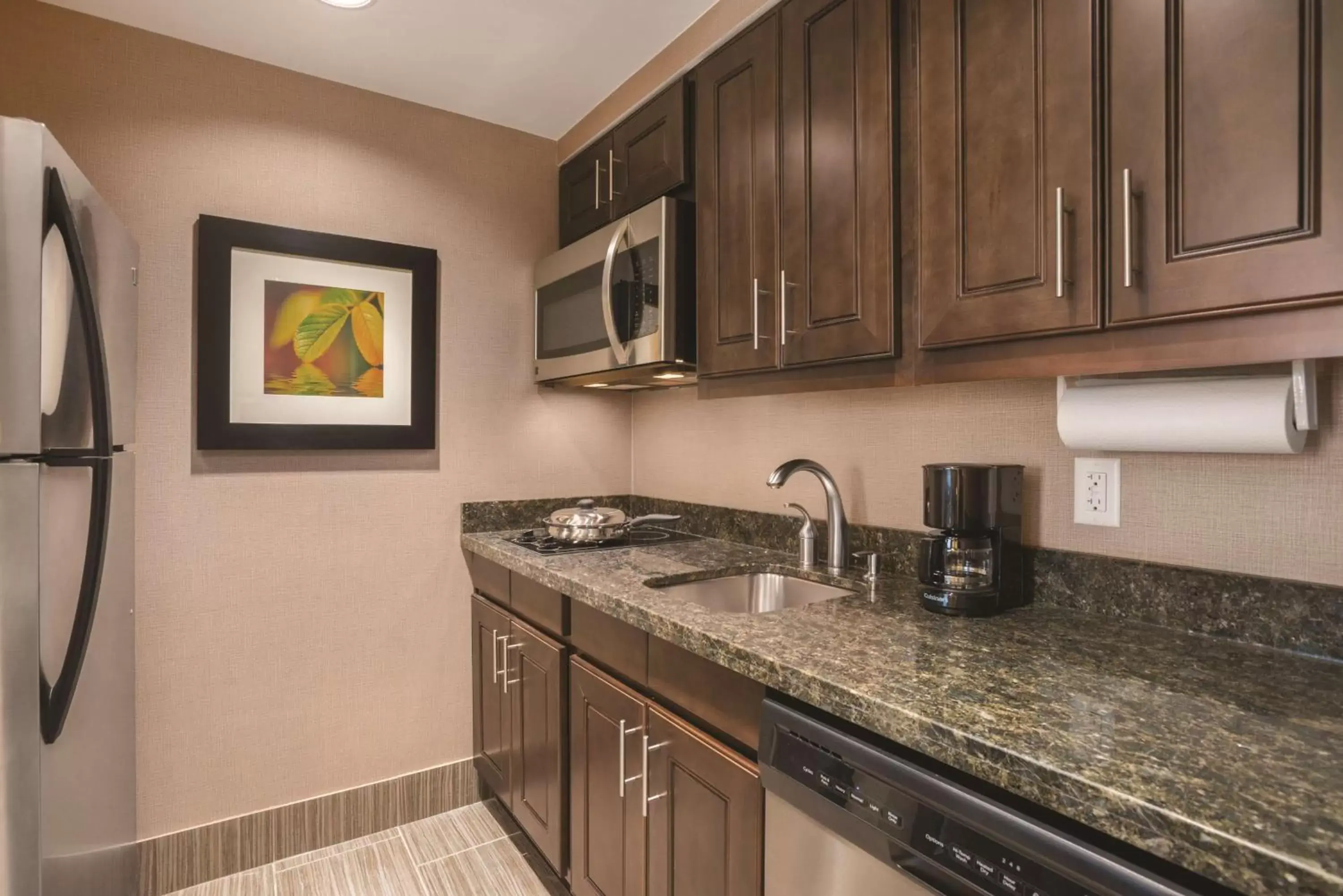 Kitchen or kitchenette, Kitchen/Kitchenette in Homewood Suites by Hilton Ankeny