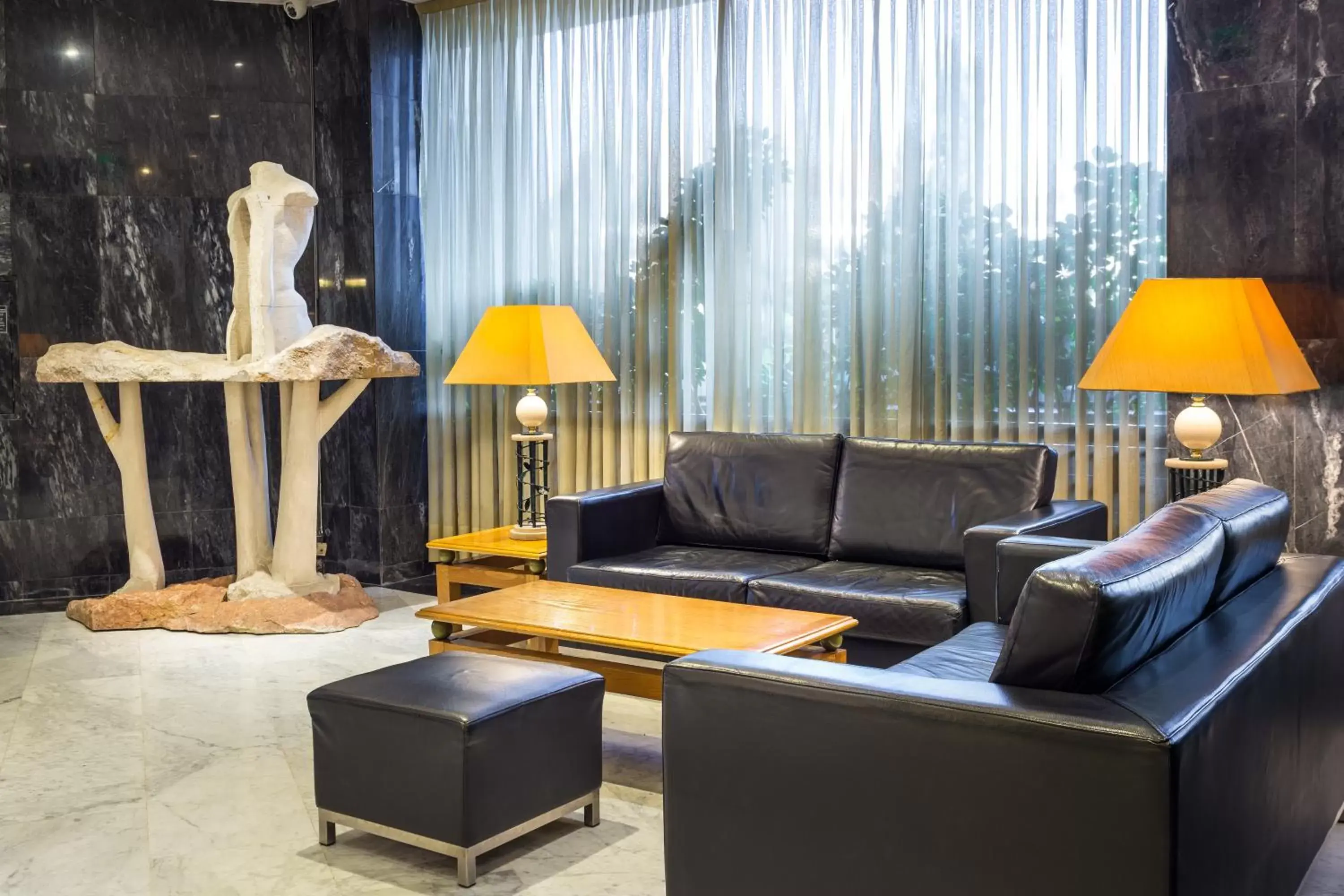 Living room, Seating Area in Radisson Blu Hotel Lisbon