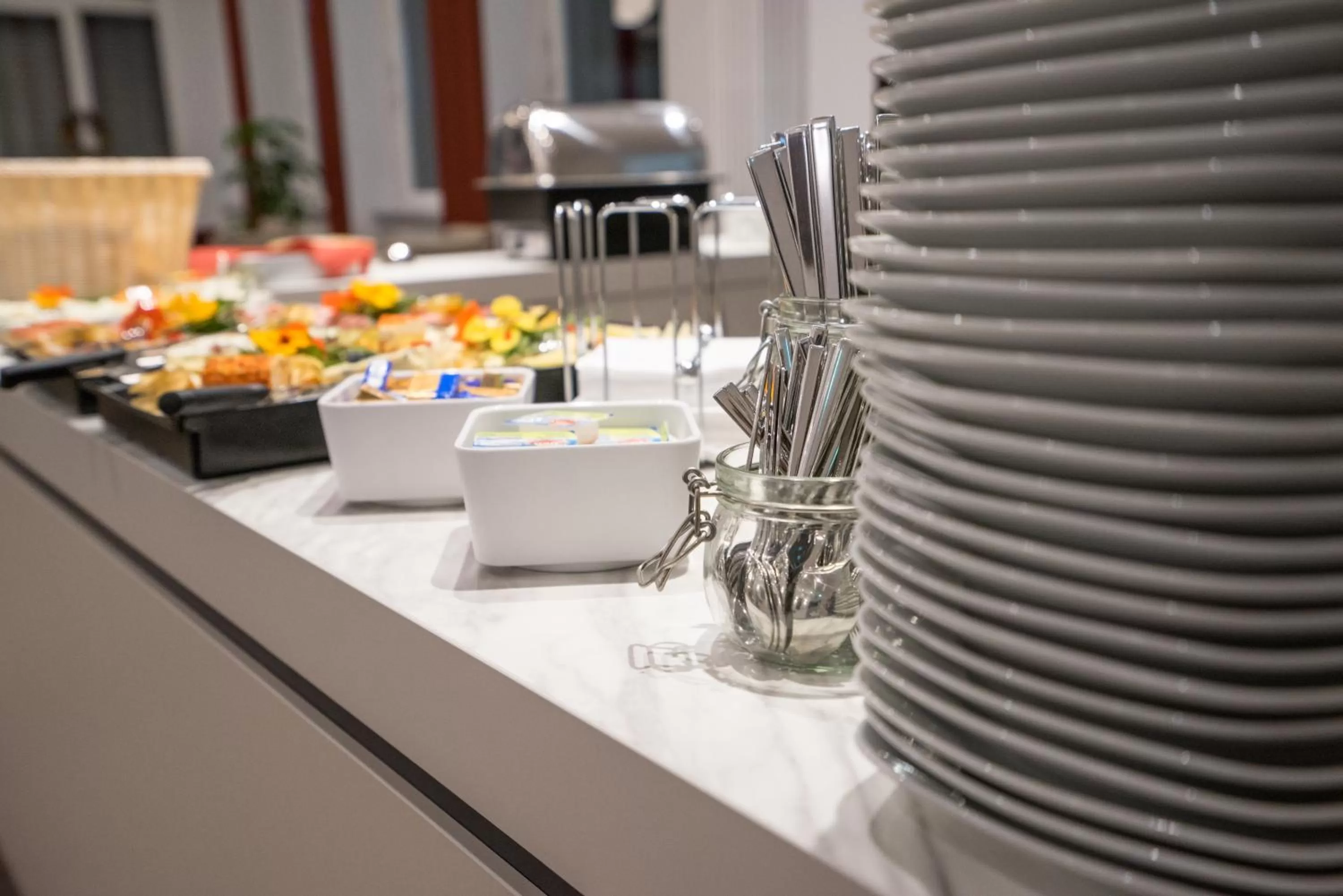 Buffet breakfast in Ruhr Inn Hotel