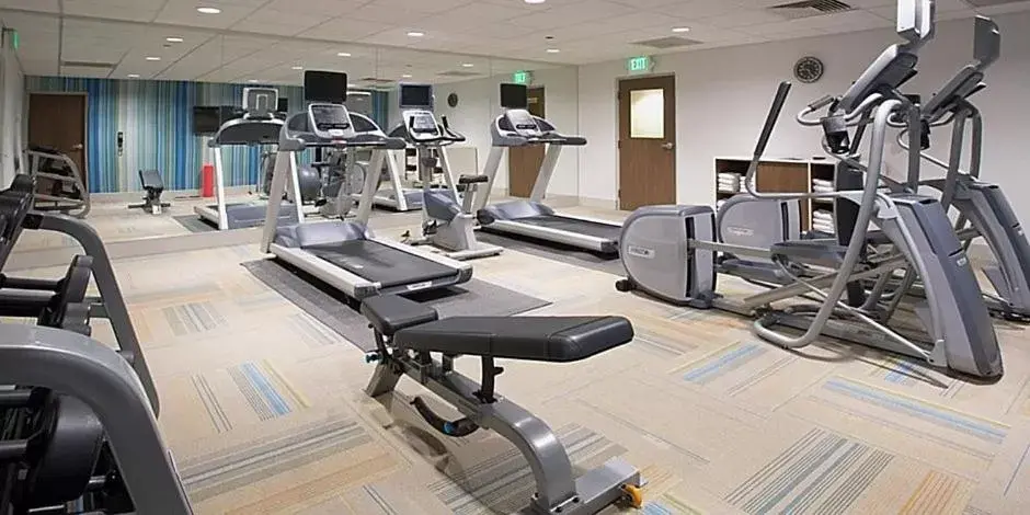 Fitness centre/facilities, Fitness Center/Facilities in Holiday Inn Express & Suites - Little Rock Downtown, an IHG Hotel