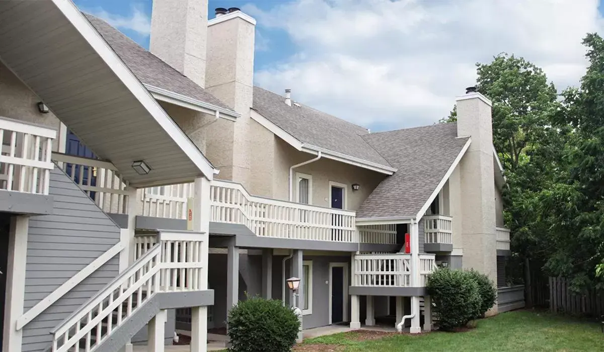 Property Building in New Haven Village Suites