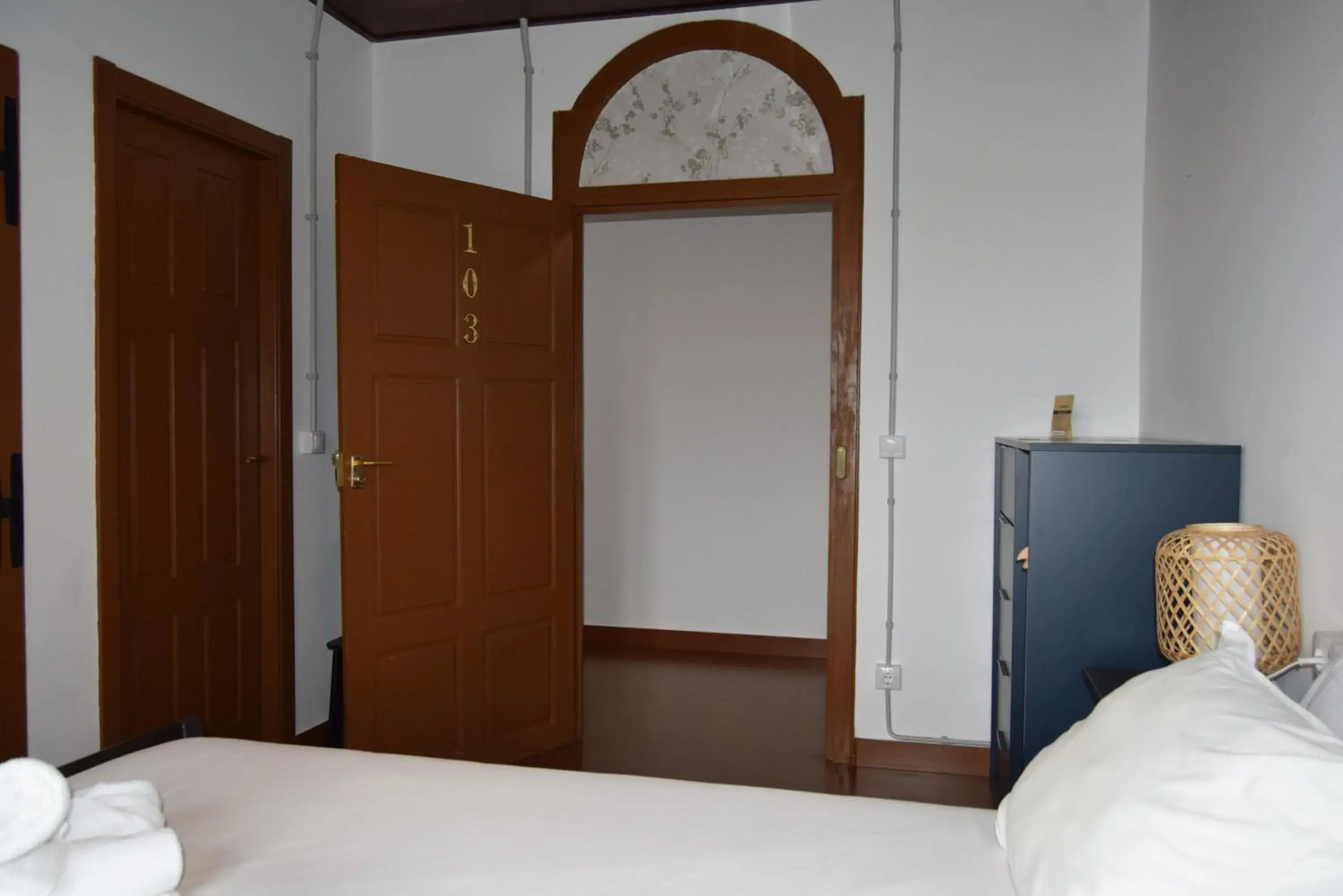 Bedroom, Bed in Hostel Monasterio de Moraime
