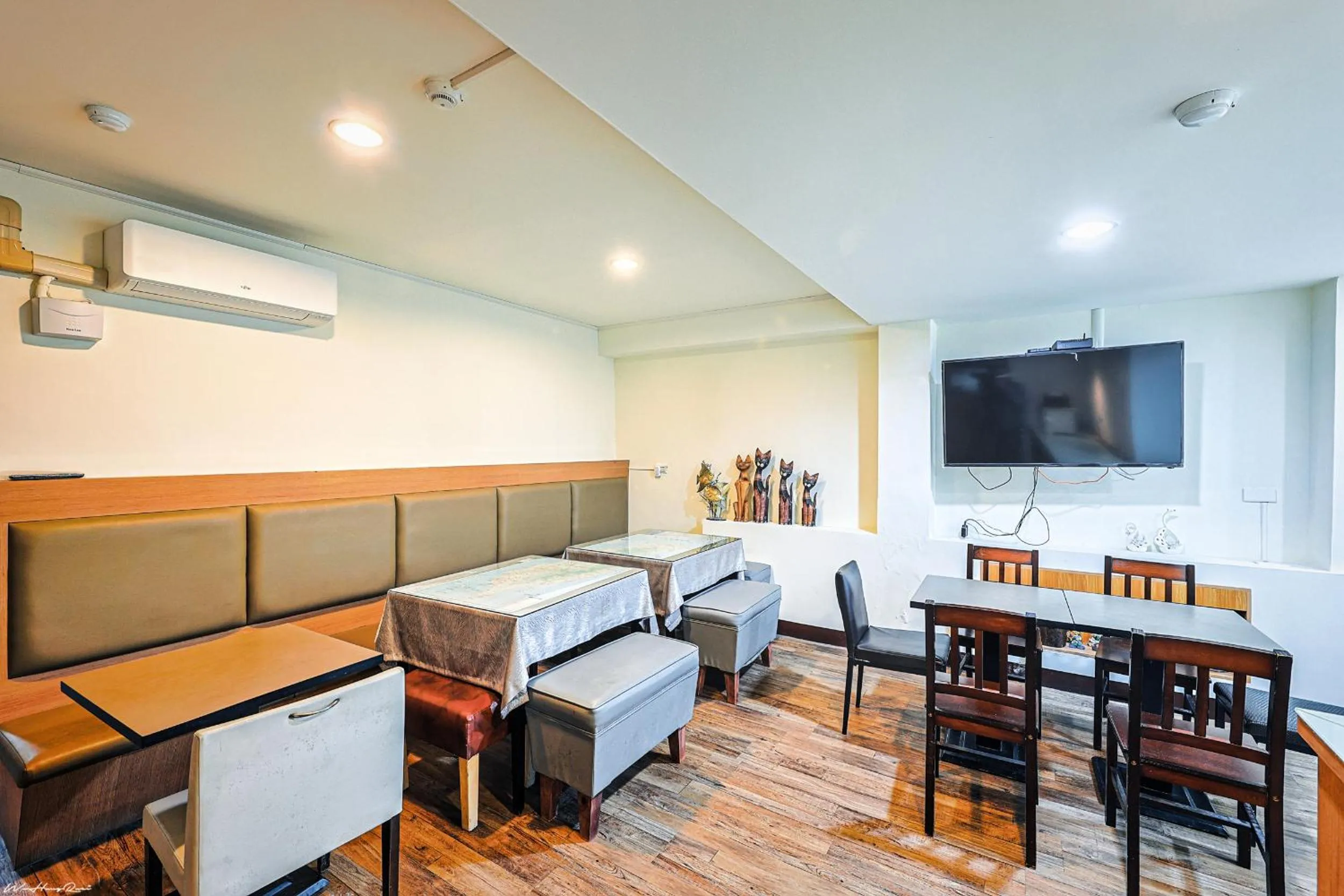 Restaurant/places to eat in 亞馨文旅 近東大門夜市 有免費停車場 可自助入住