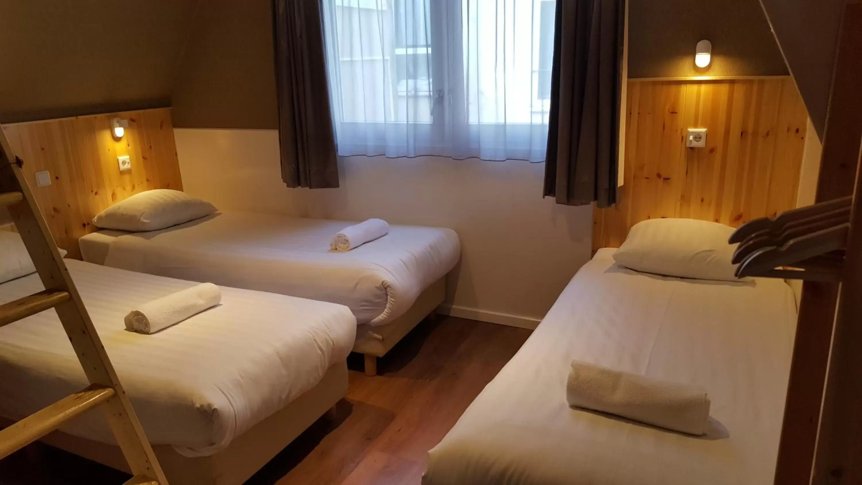 Photo of the whole room, Bed in Hotel Old Quarter