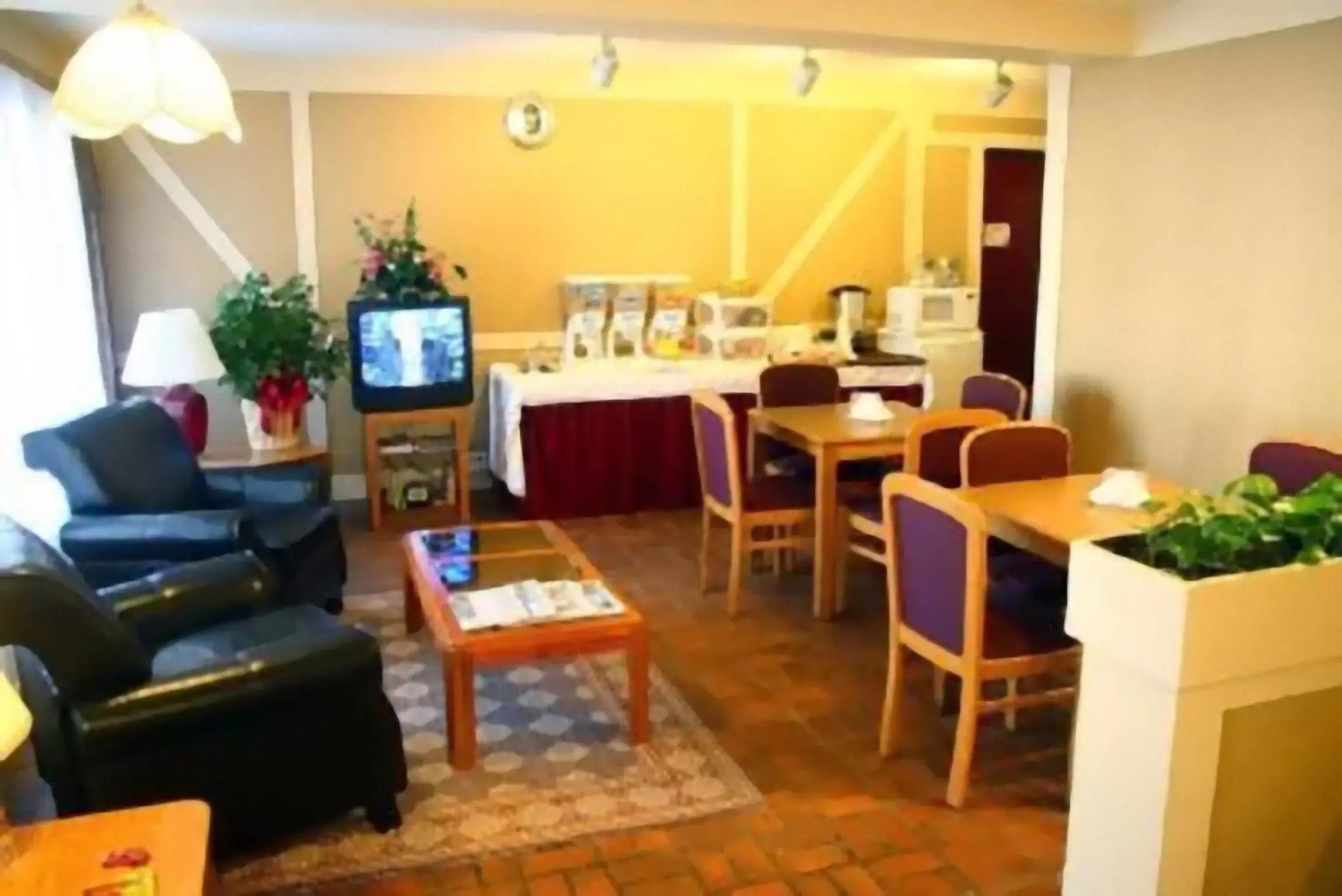 Restaurant/Places to Eat in Americas Best Value Inn Webster City