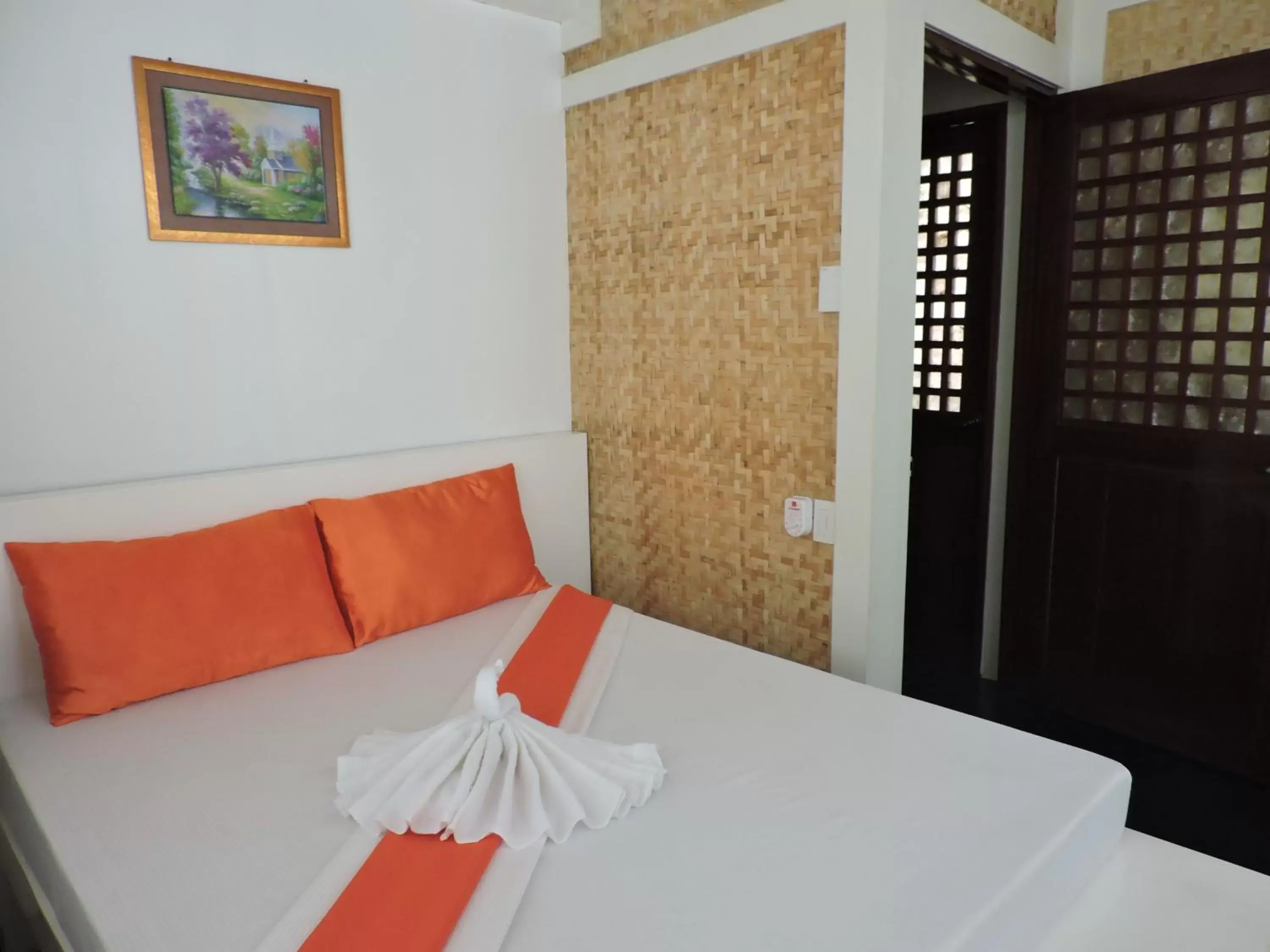 Photo of the whole room, Bed in Orange Mangrove Pension House