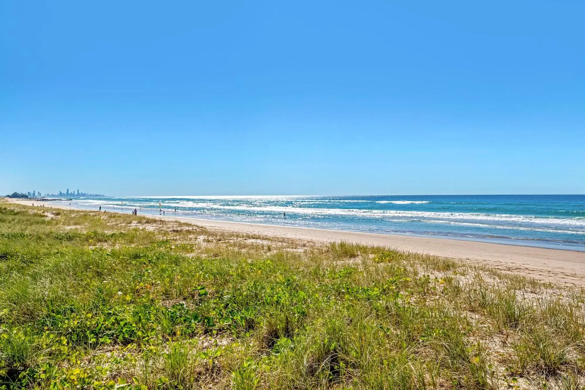 Beach in Golden Riviera Absolute Beachfront Resort