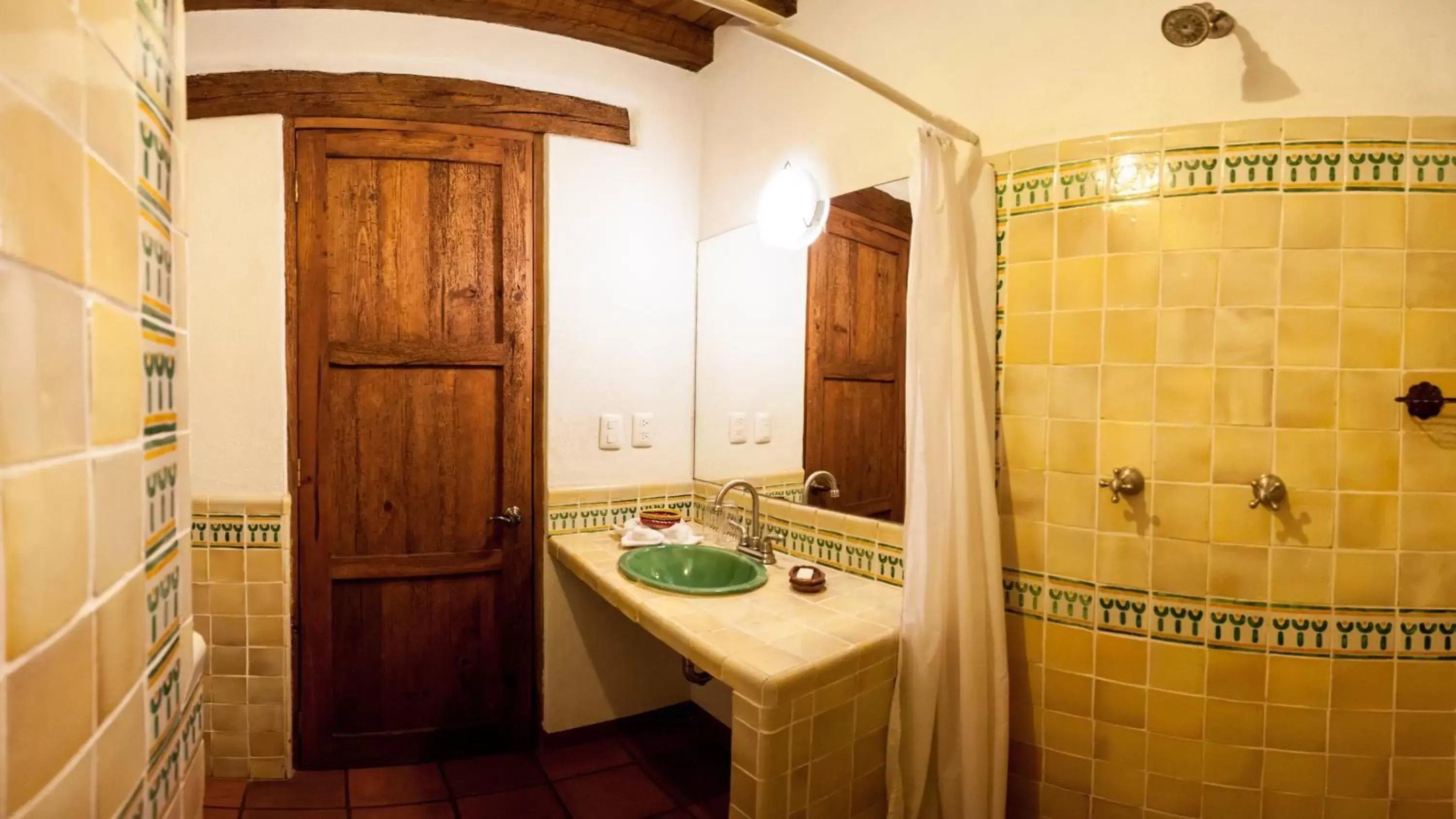 Bathroom in Posada Yolihuani