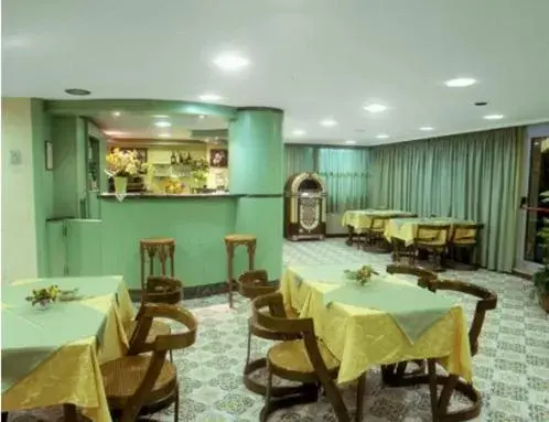 Restaurant/Places to Eat in Hotel Acerboli