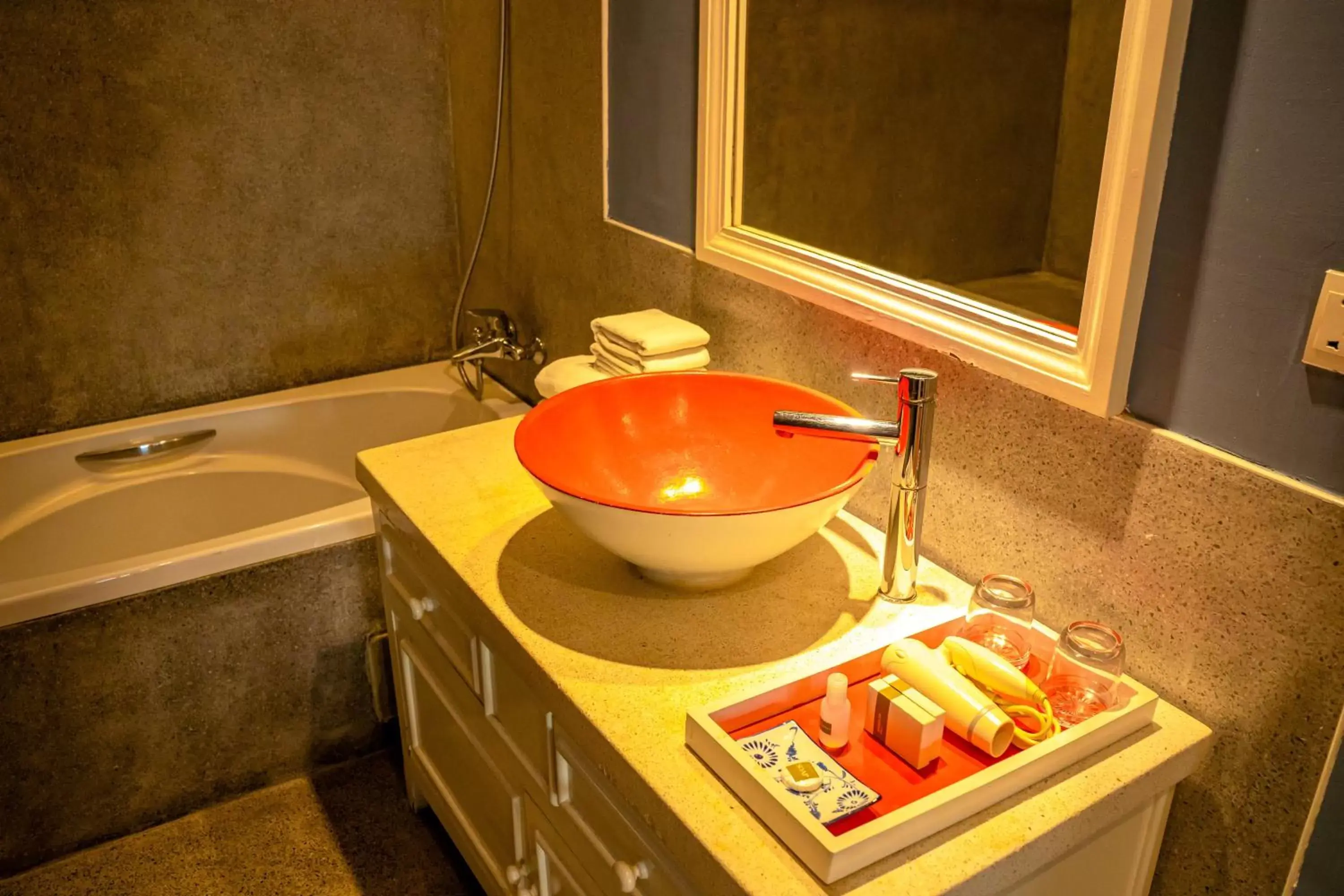 Bathroom in The Frangipani Royal Palace Hotel