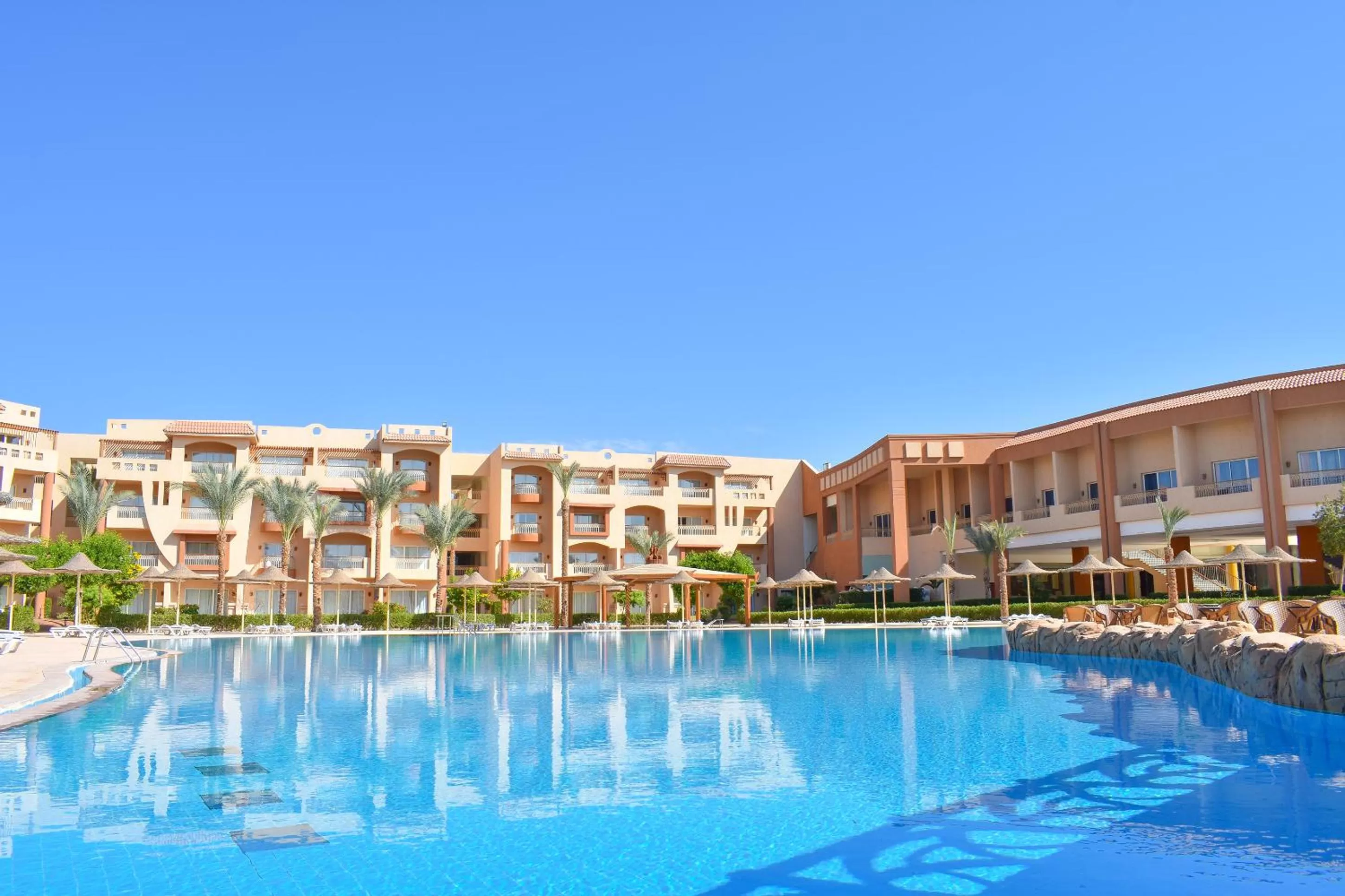 Swimming pool in Parrotel Lagoon Waterpark Resort
