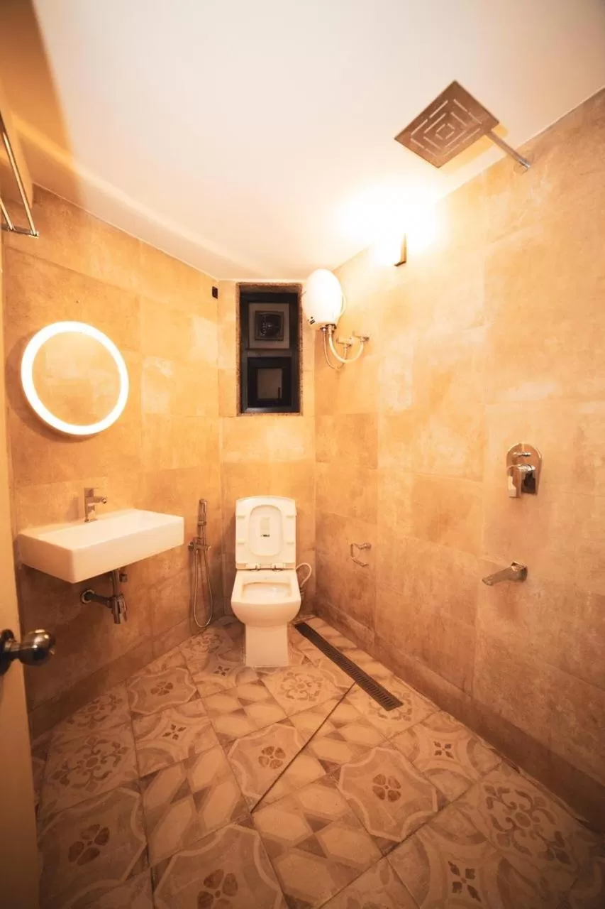 Bathroom in HALF Hotel, Calangute