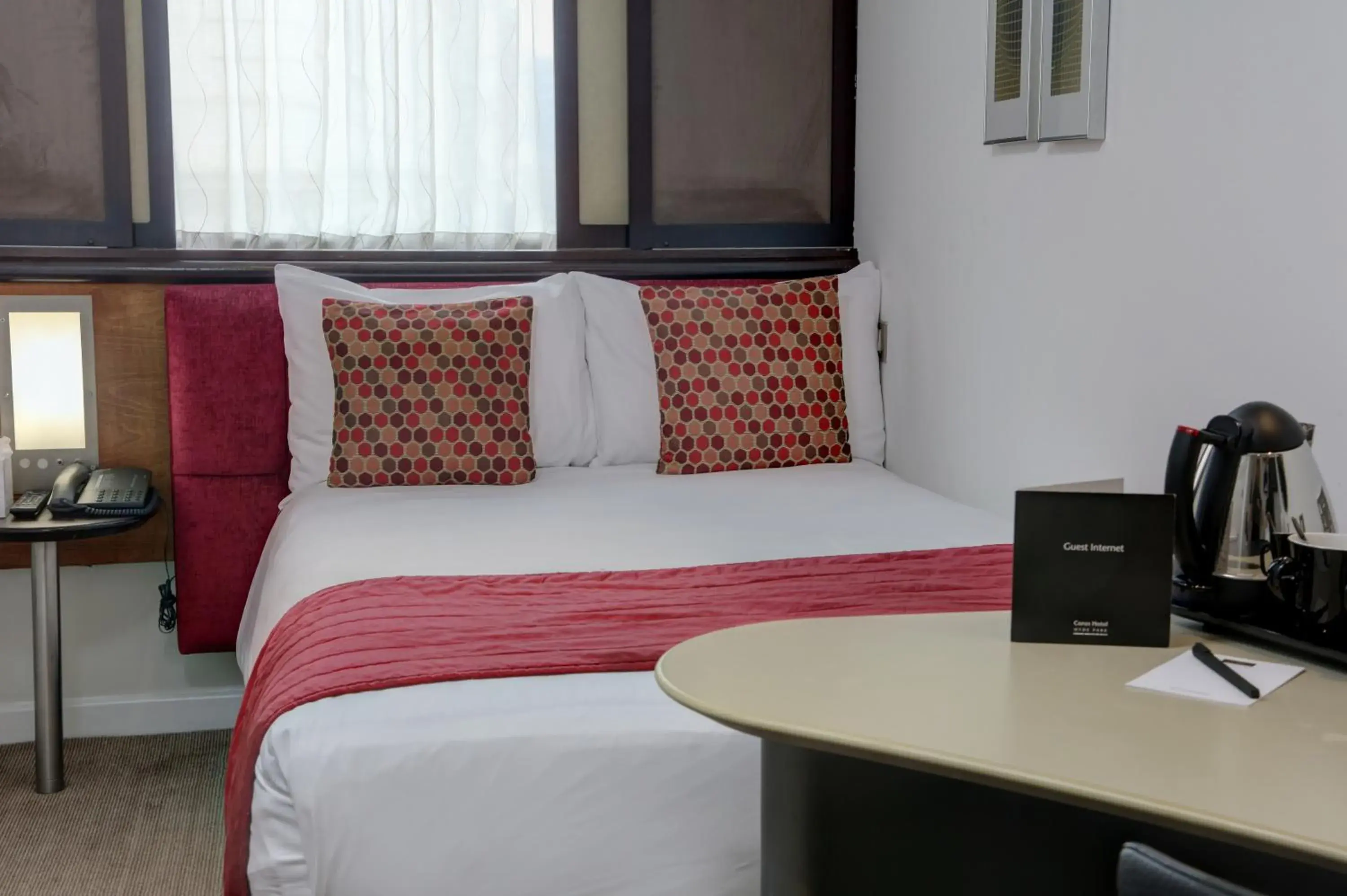 Bedroom, Bed in Corus Hyde Park Hotel Bedroom, Bed in Corus Hyde Park Hotel