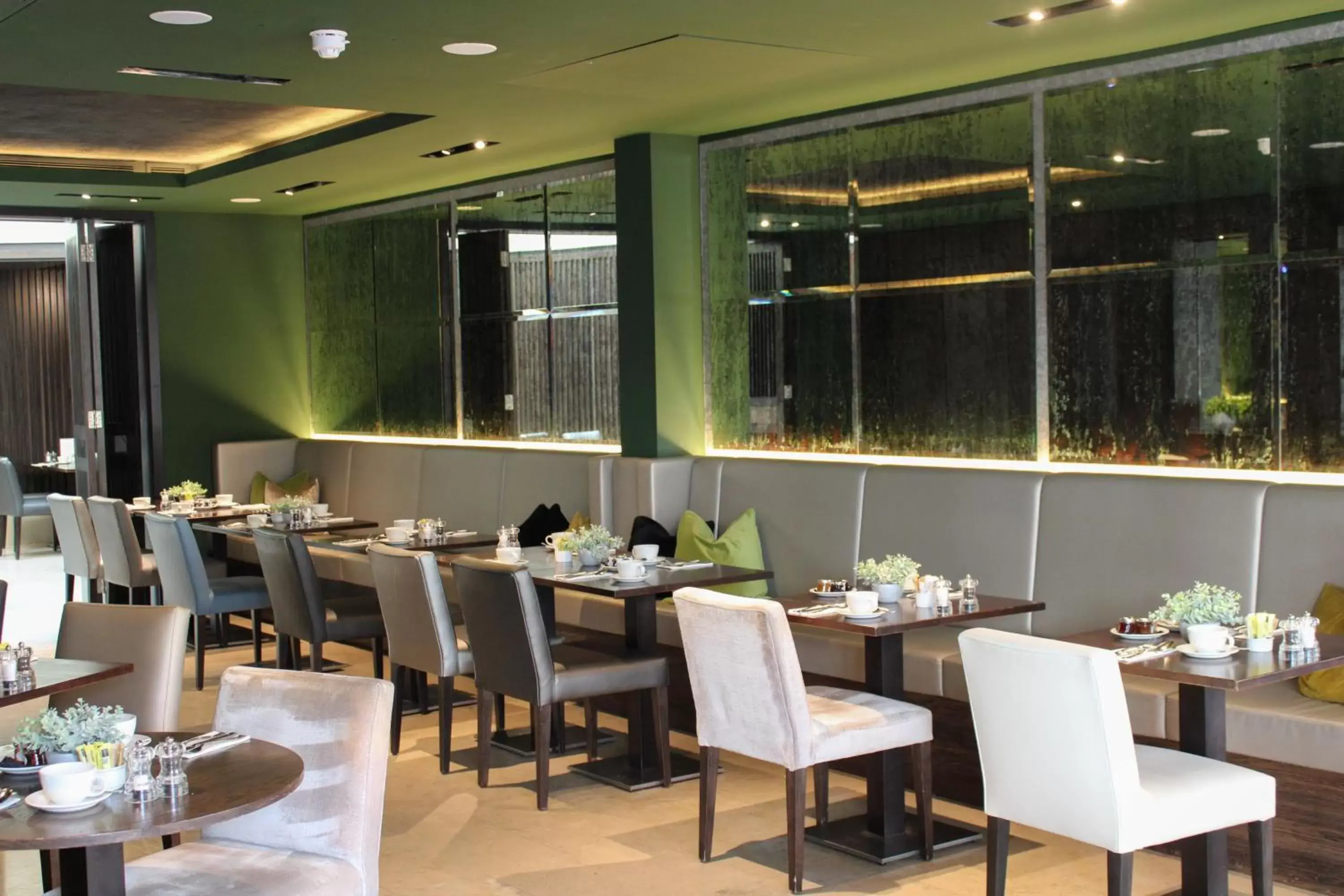 Restaurant/places to eat in One Warwick Park Hotel Restaurant/places to eat in One Warwick Park Hotel