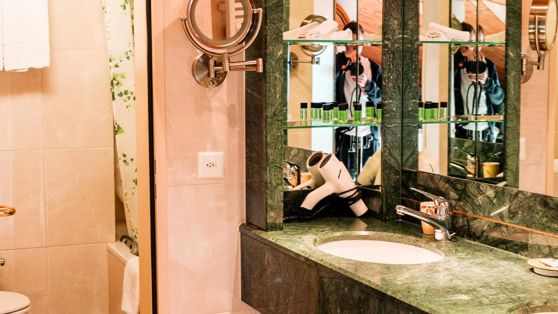 Bathroom in Hostel Flims