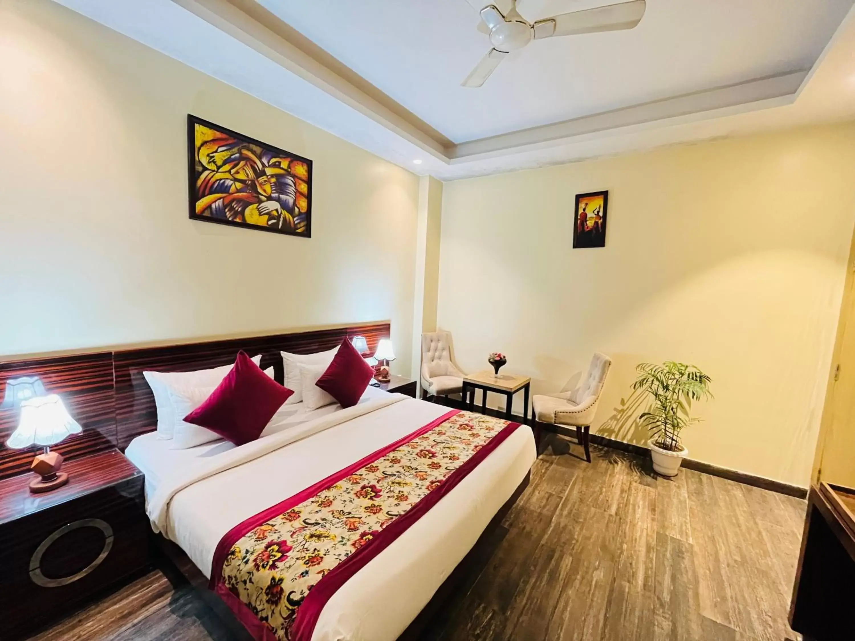 Bed in Hotel Banz - Near Delhi International Airport