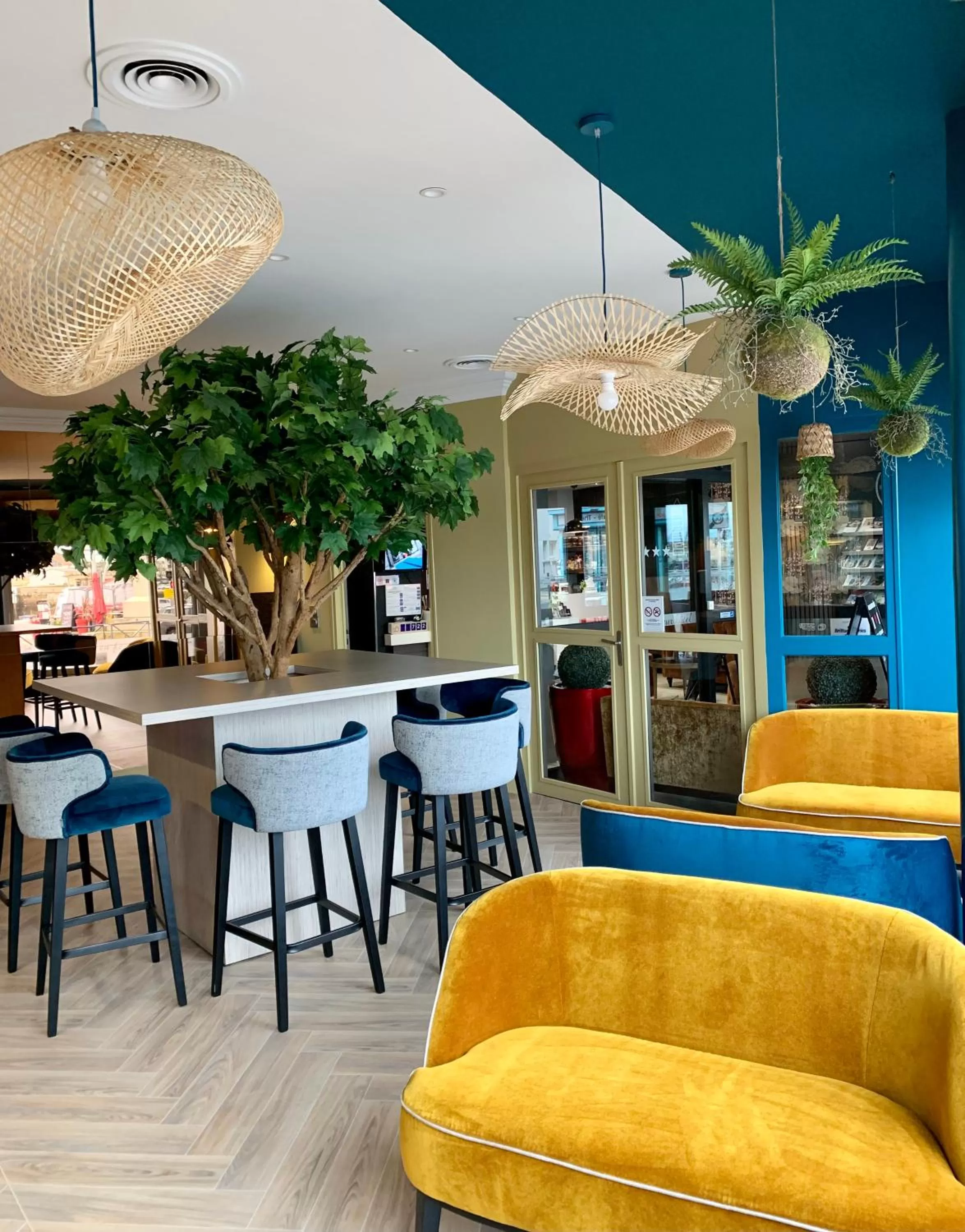 Seating area in Ambassadeur Hotel - Cherbourg Port de Plaisance