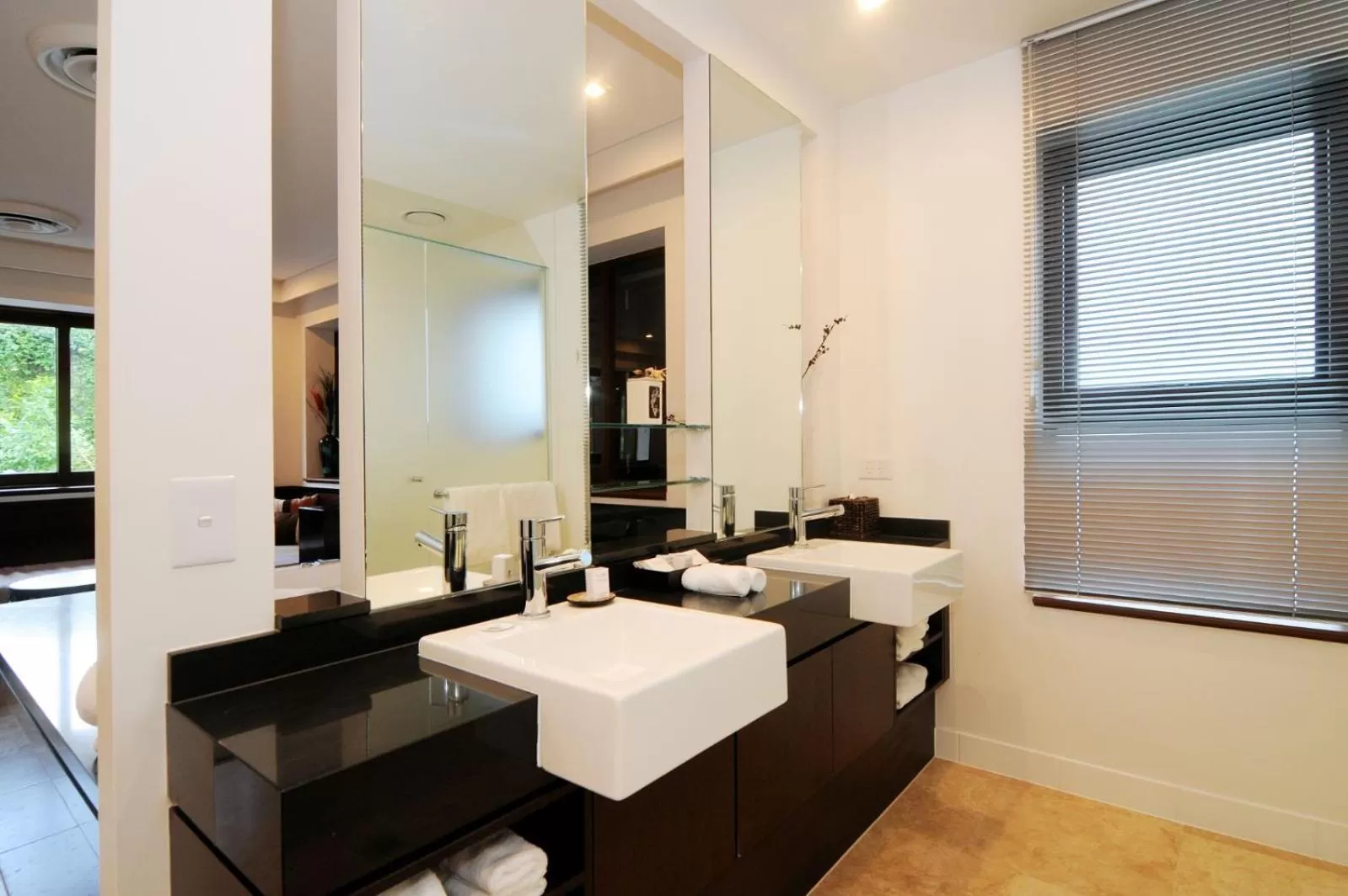 Bathroom in Port Douglas Private Apartments in Temple