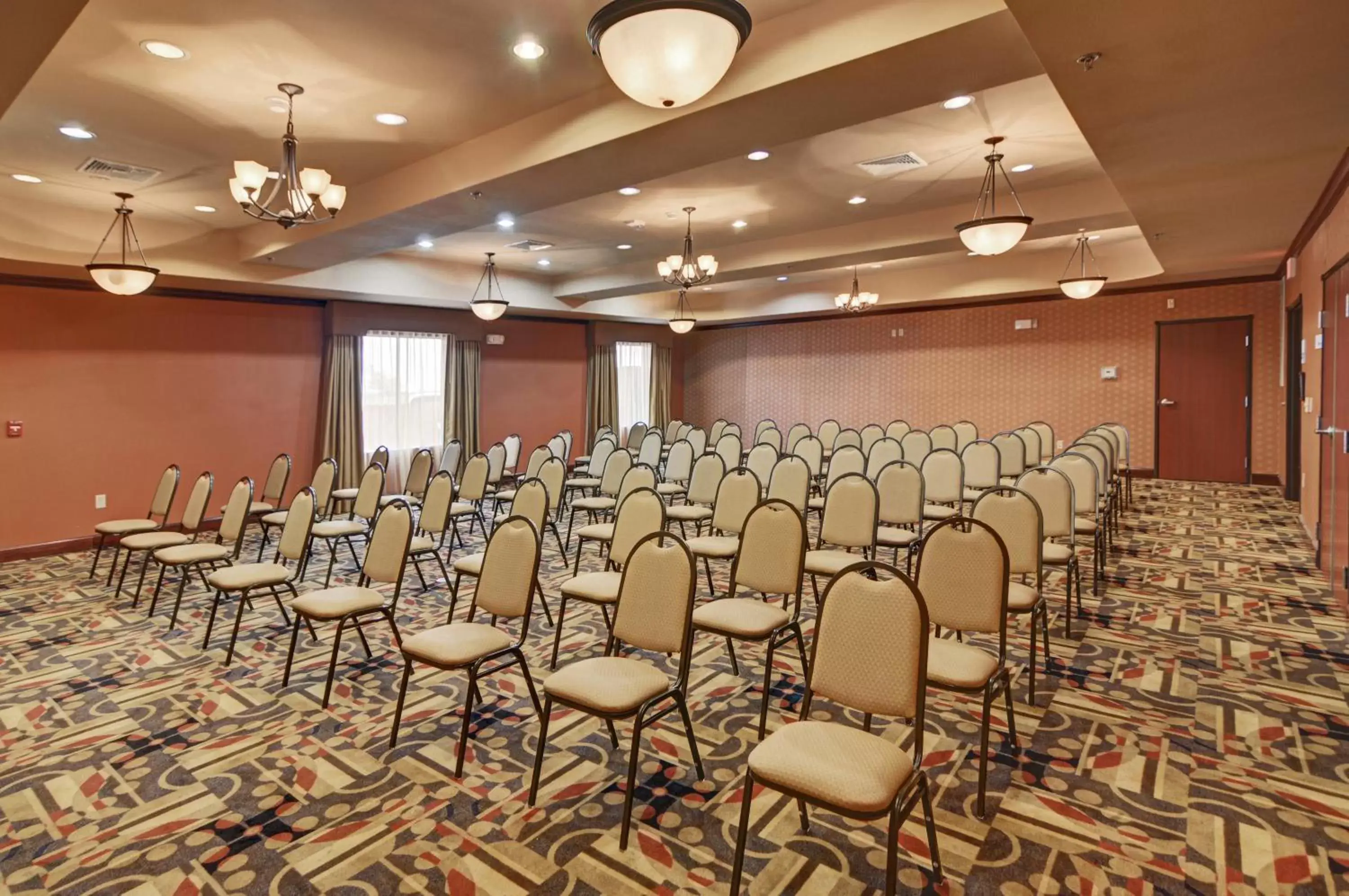Meeting/conference room in Holiday Inn Express Hotel and Suites Altus, an IHG Hotel