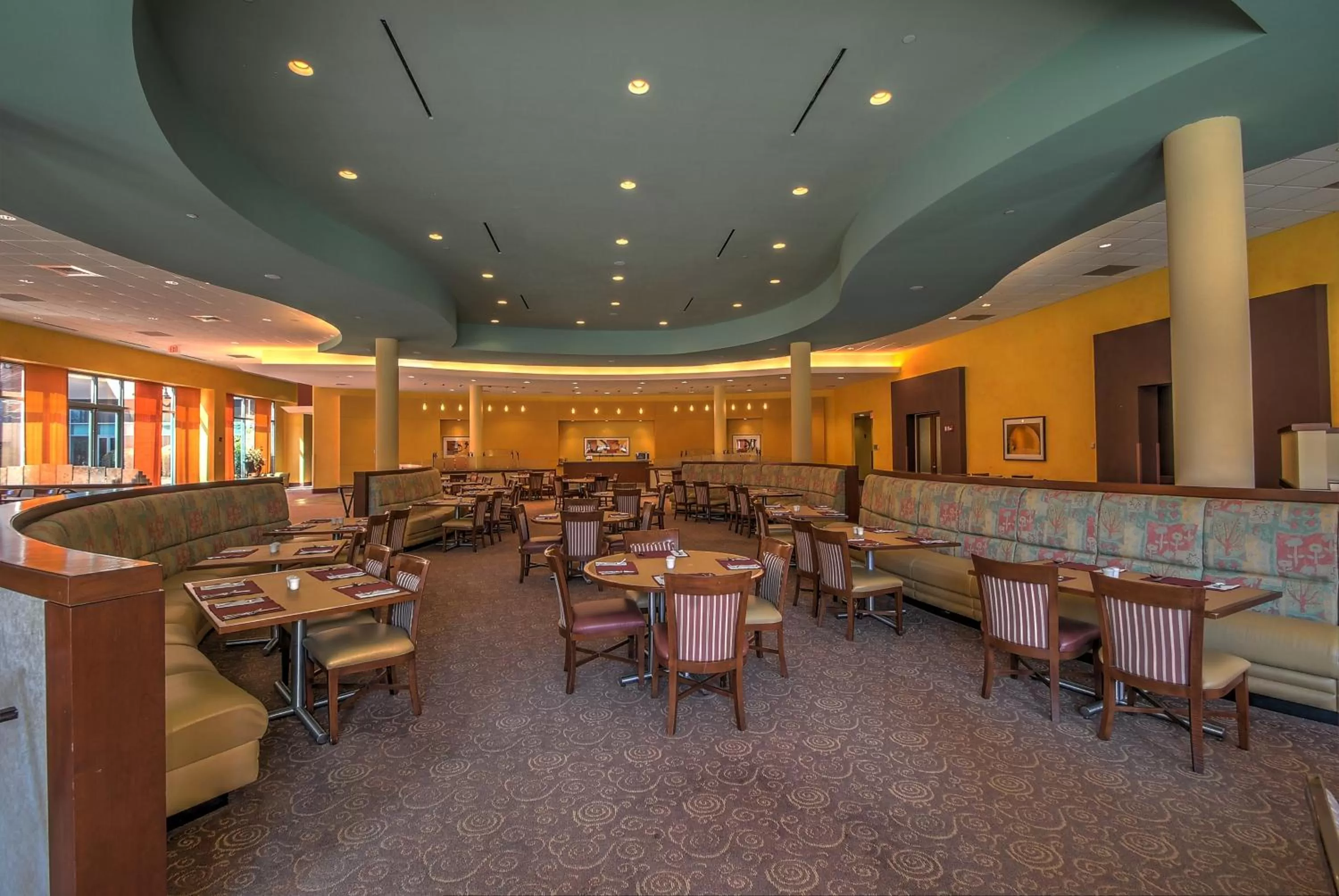Restaurant/places to eat in Southbridge Hotel and Conference Center