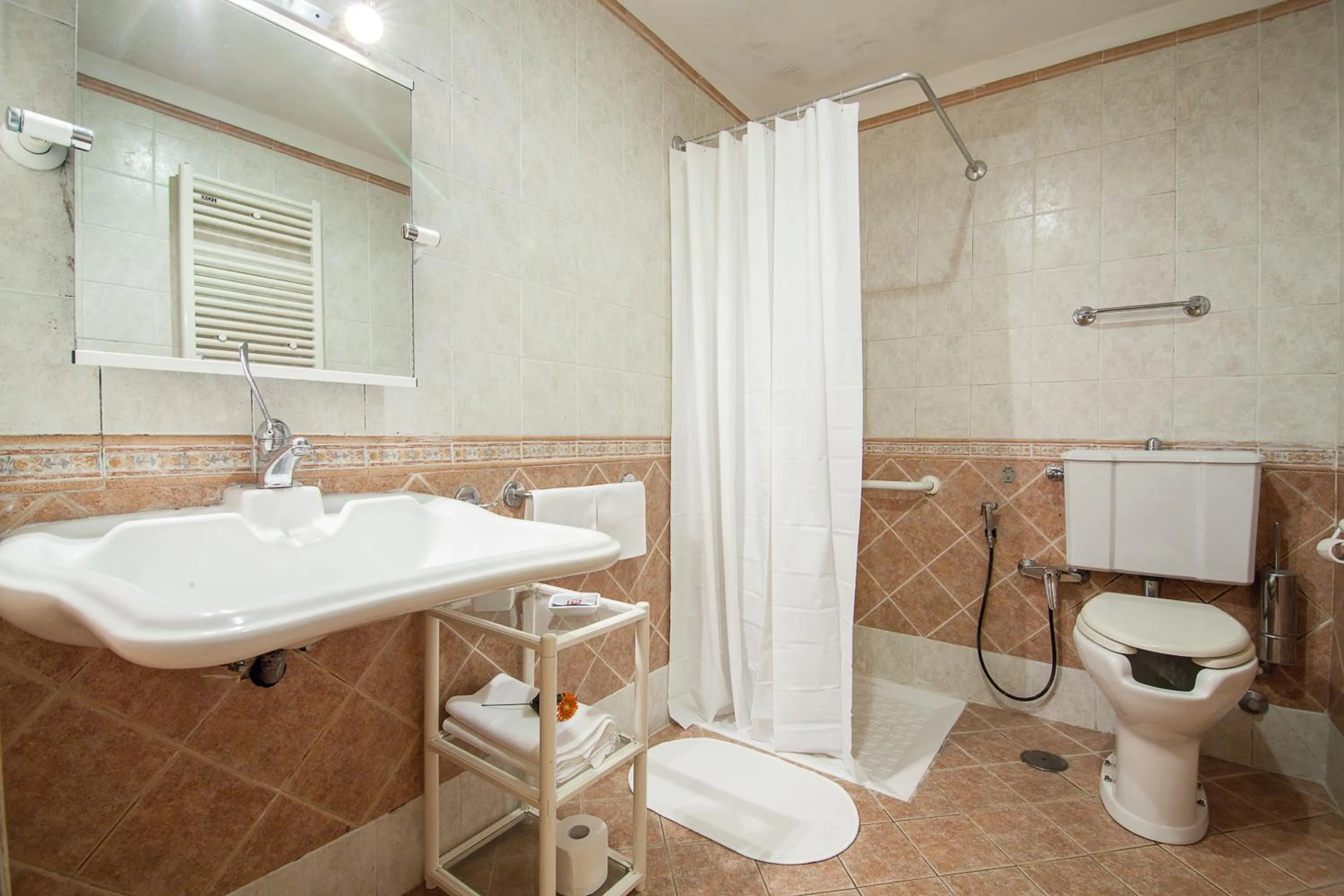 Bathroom in Hotel Pomezia