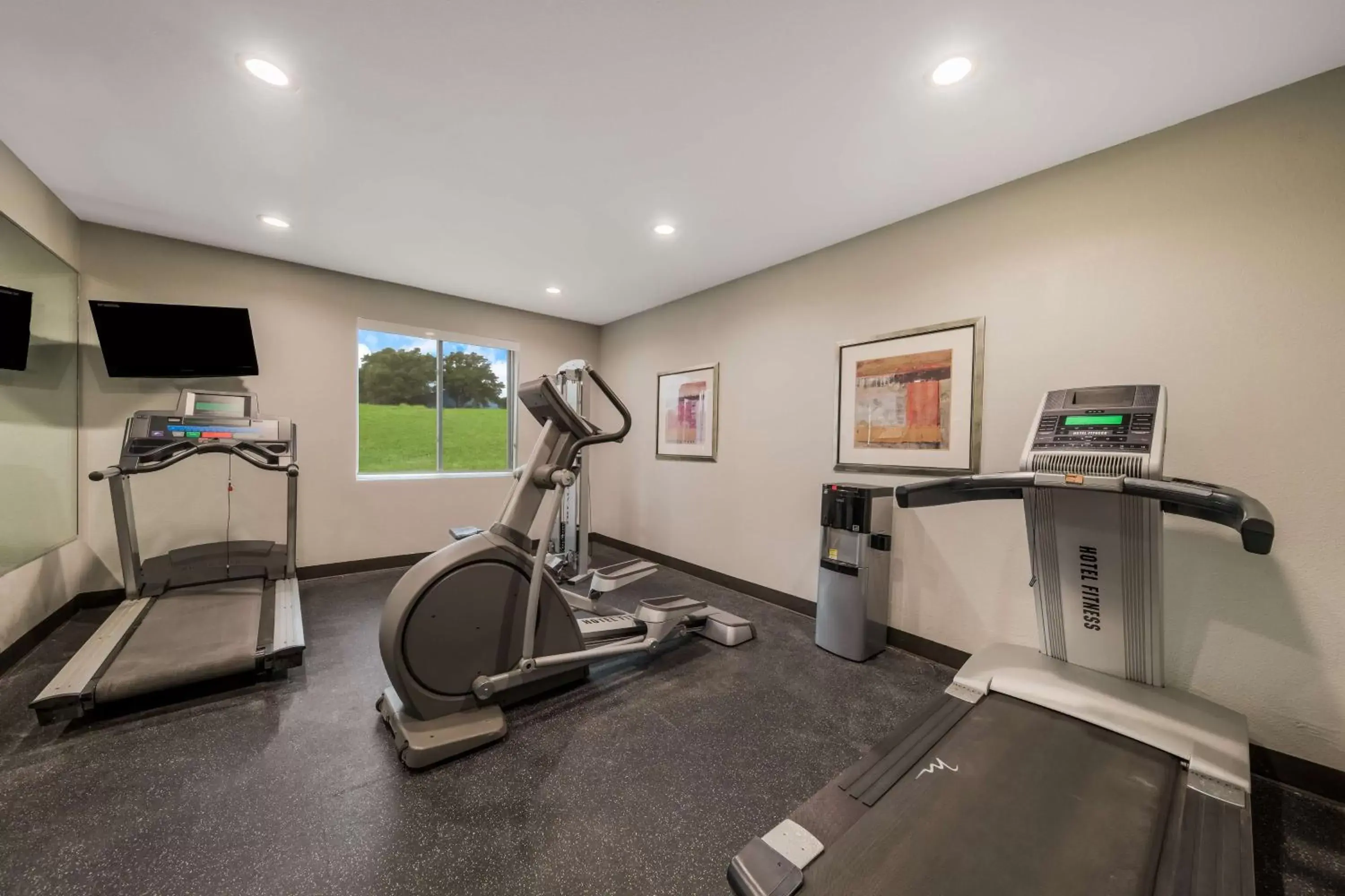 Fitness centre/facilities in Best Western Bowie Inn & Suites Fitness centre/facilities in Best Western Bowie Inn & Suites