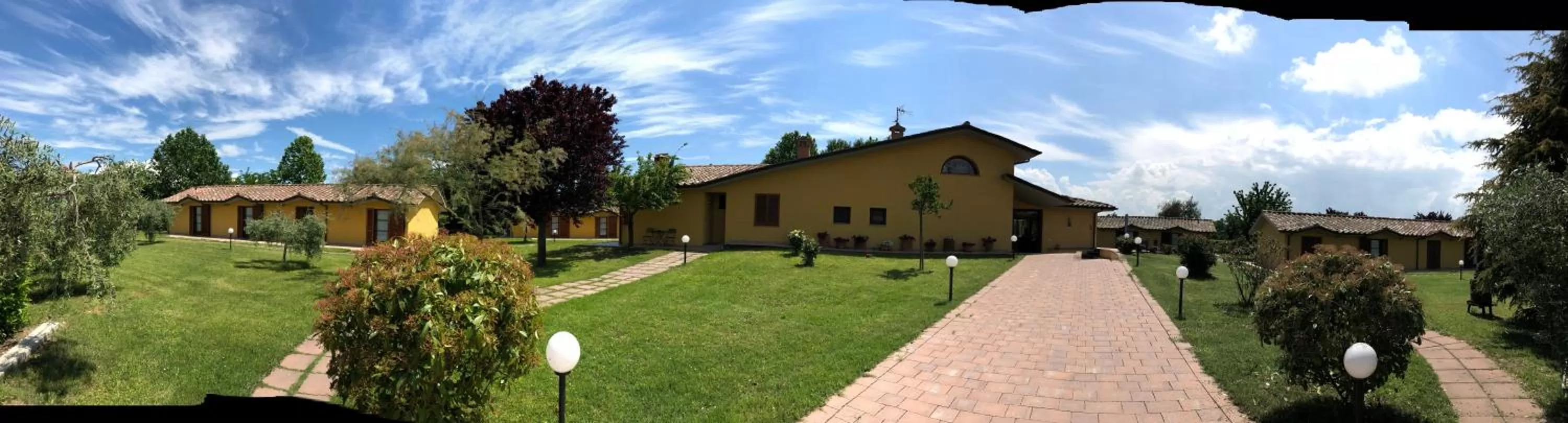 Property building in Le Macerine