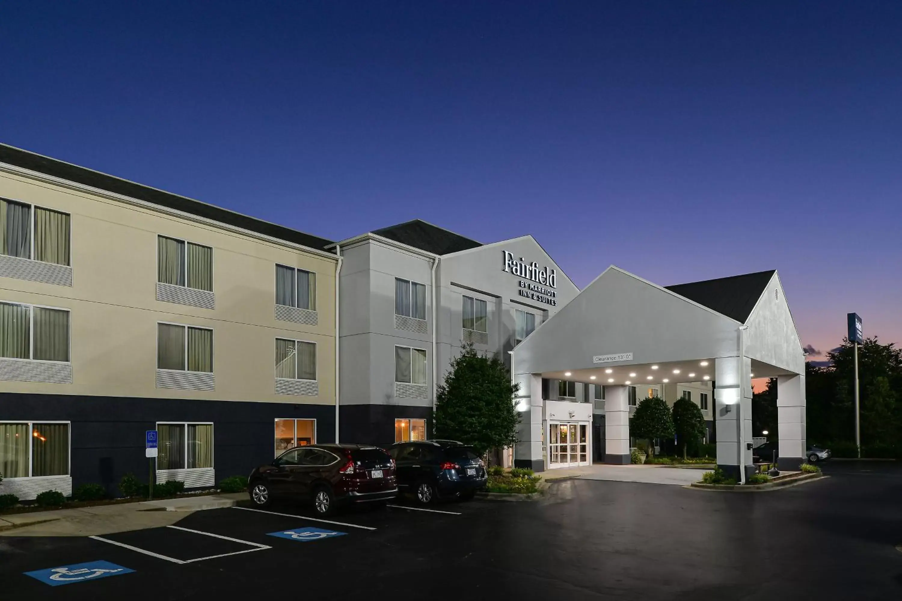 Property Building in Fairfield Inn & Suites Charlotte Arrowood