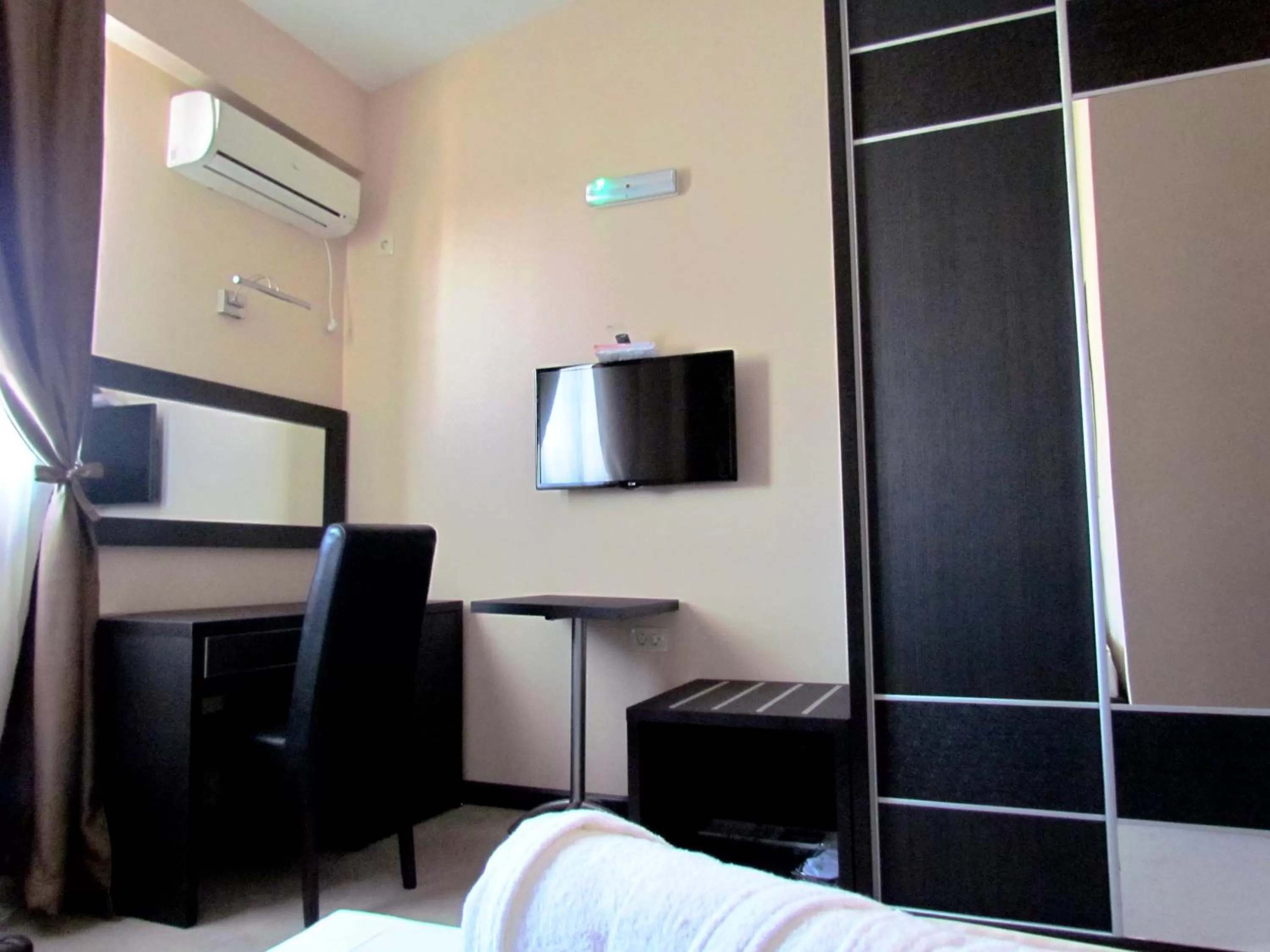 Bed in Hotel Crnogorska Kuća