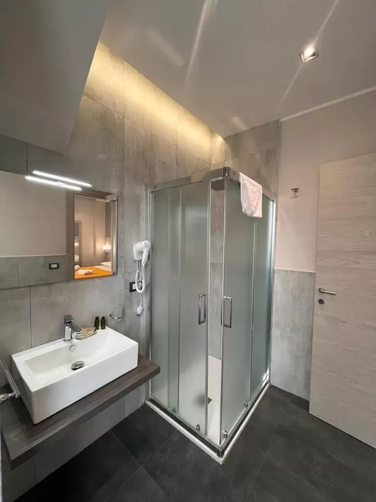 Shower, Bathroom in B&B Margherita