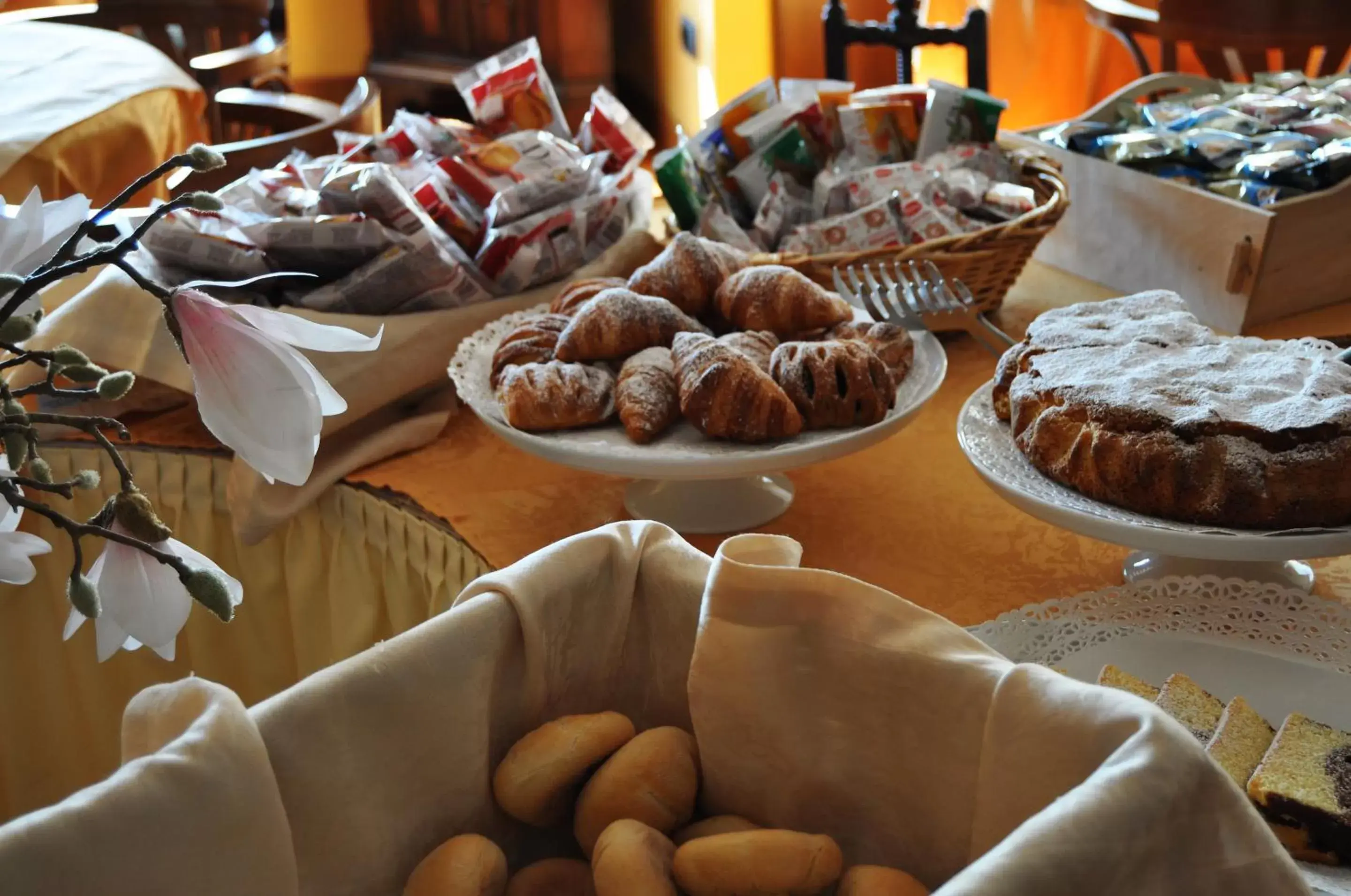 Buffet breakfast in Hotel Elena