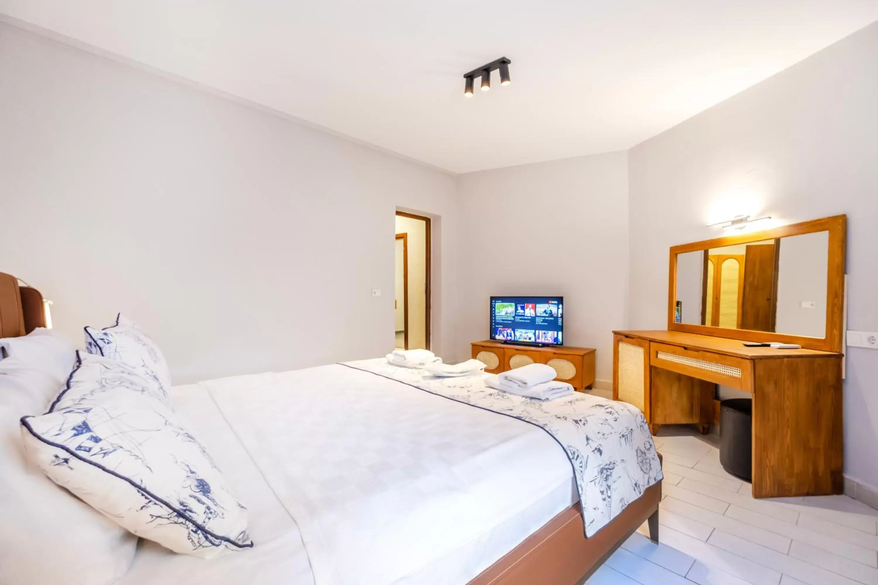 TV and multimedia, Bed in Hotel Centro Bodrum