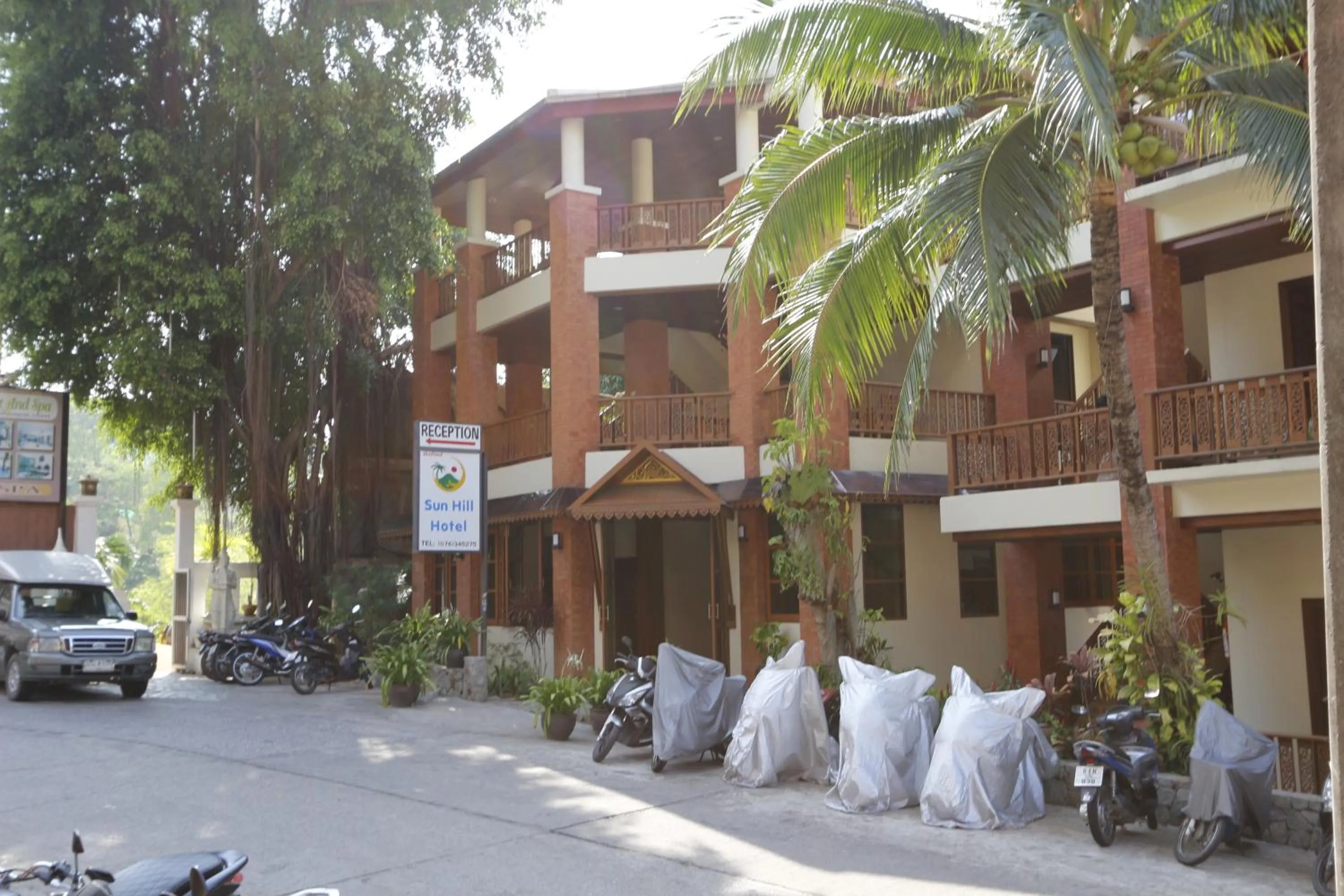 Facade/entrance in Sun Hill Hotel Patong