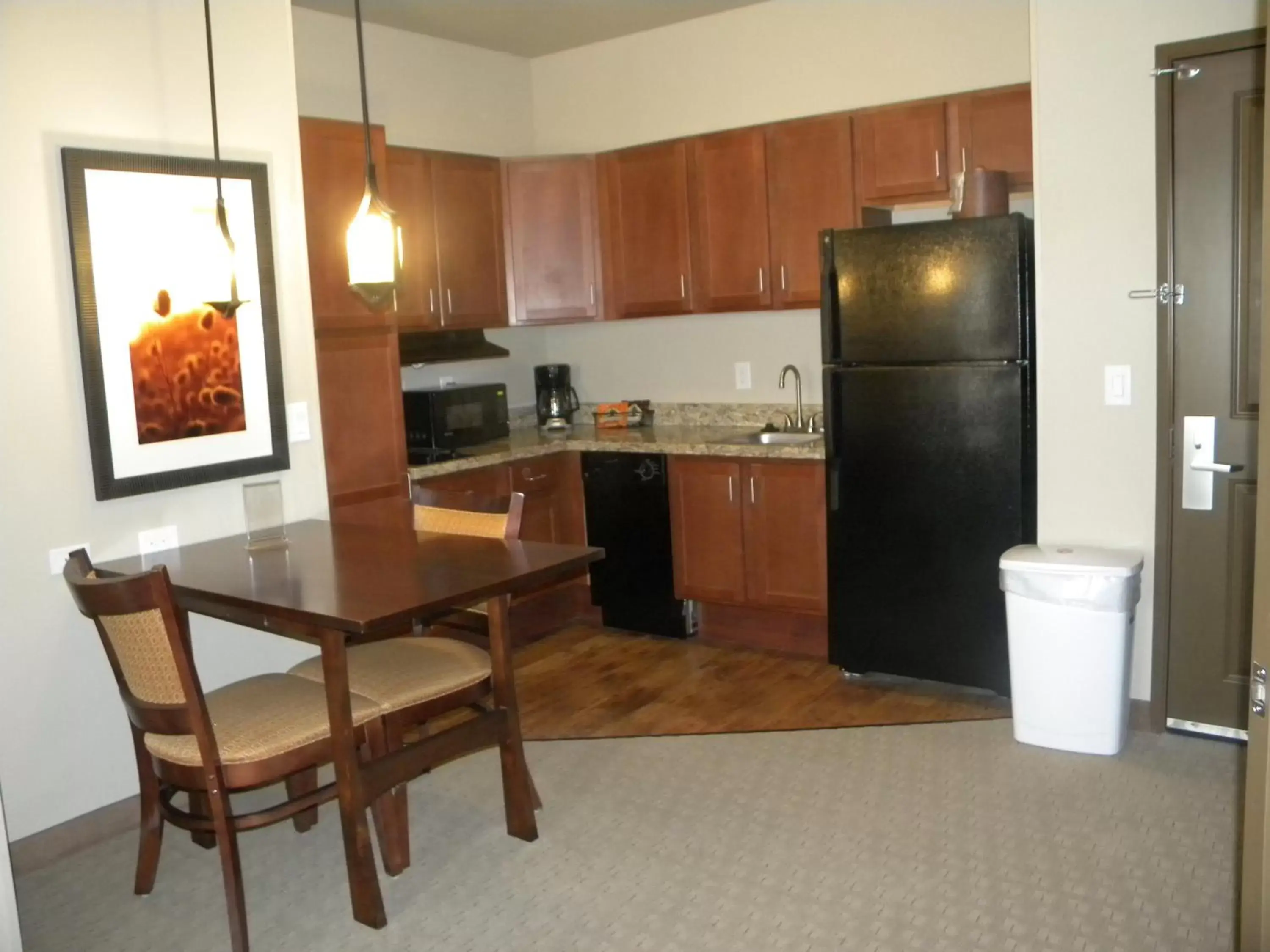 Kitchen or kitchenette, Kitchen/Kitchenette in Teddy's Residential Suites Watford City