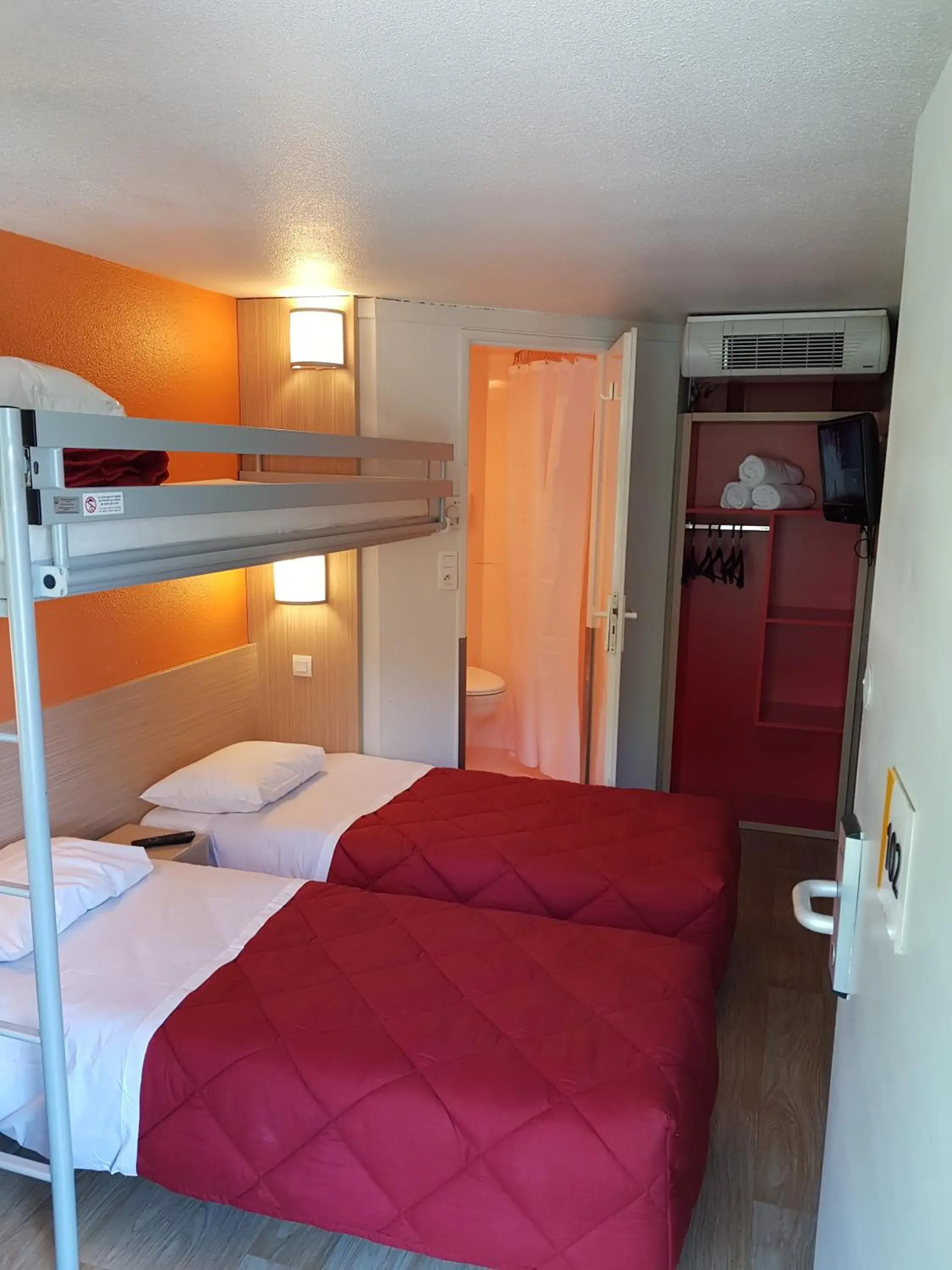 Bed, Bunk Bed in Premiere Classe Lyon Ouest - Tassin