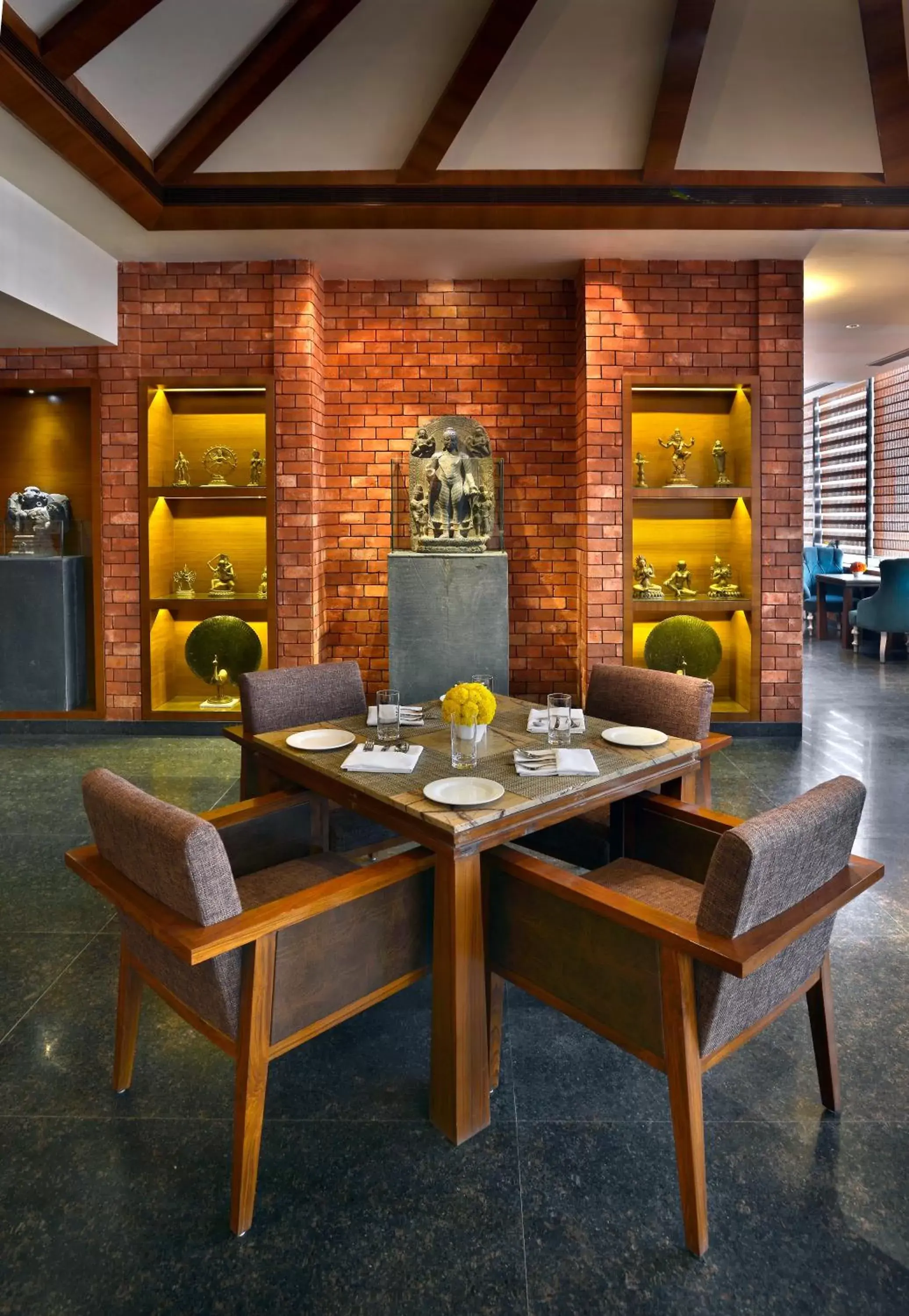 Lounge or bar in The Lalit Great Eastern Kolkata