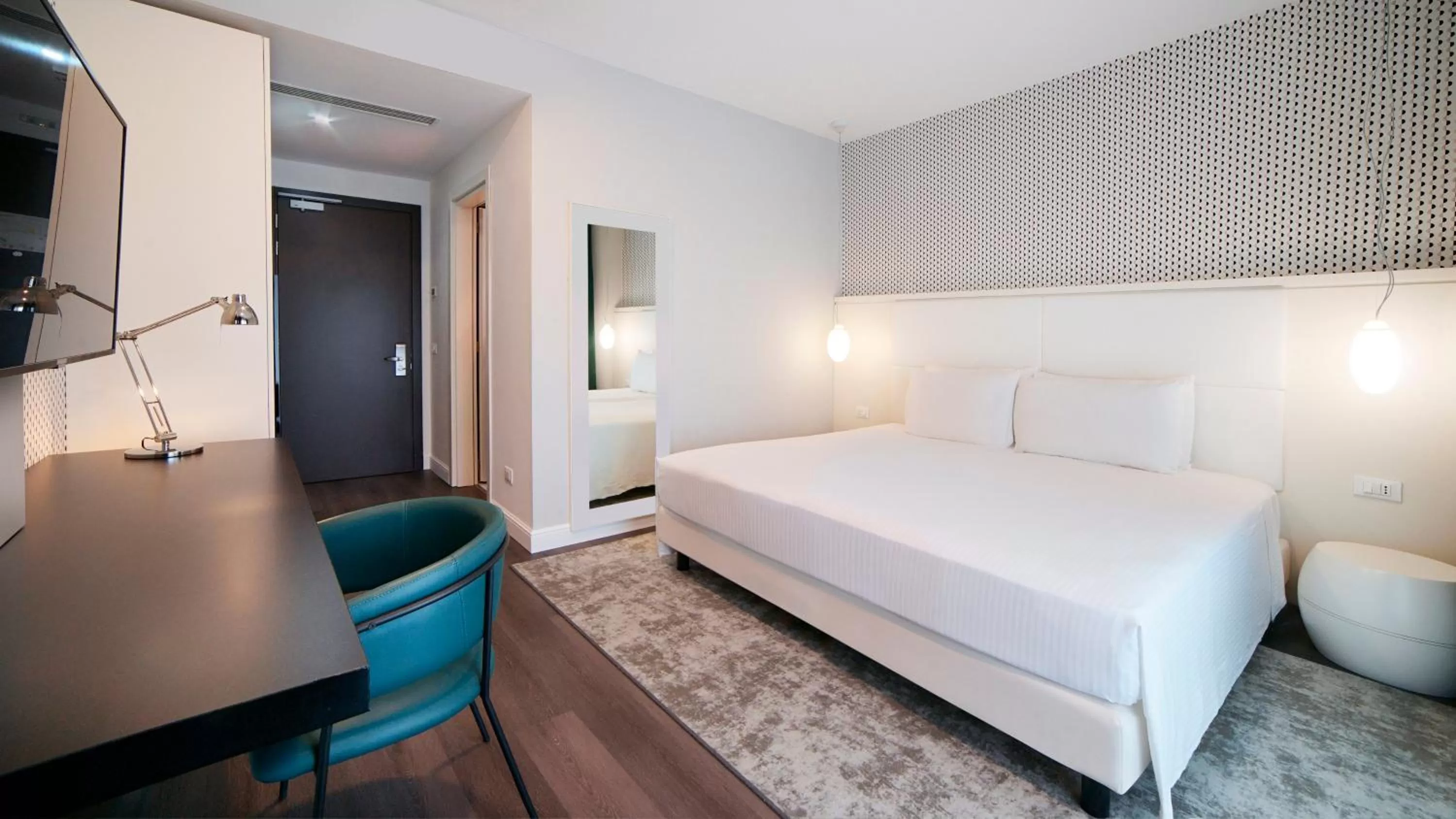 Photo of the whole room, Bed in Holiday Inn Nola - Naples Vulcano Buono, an IHG Hotel