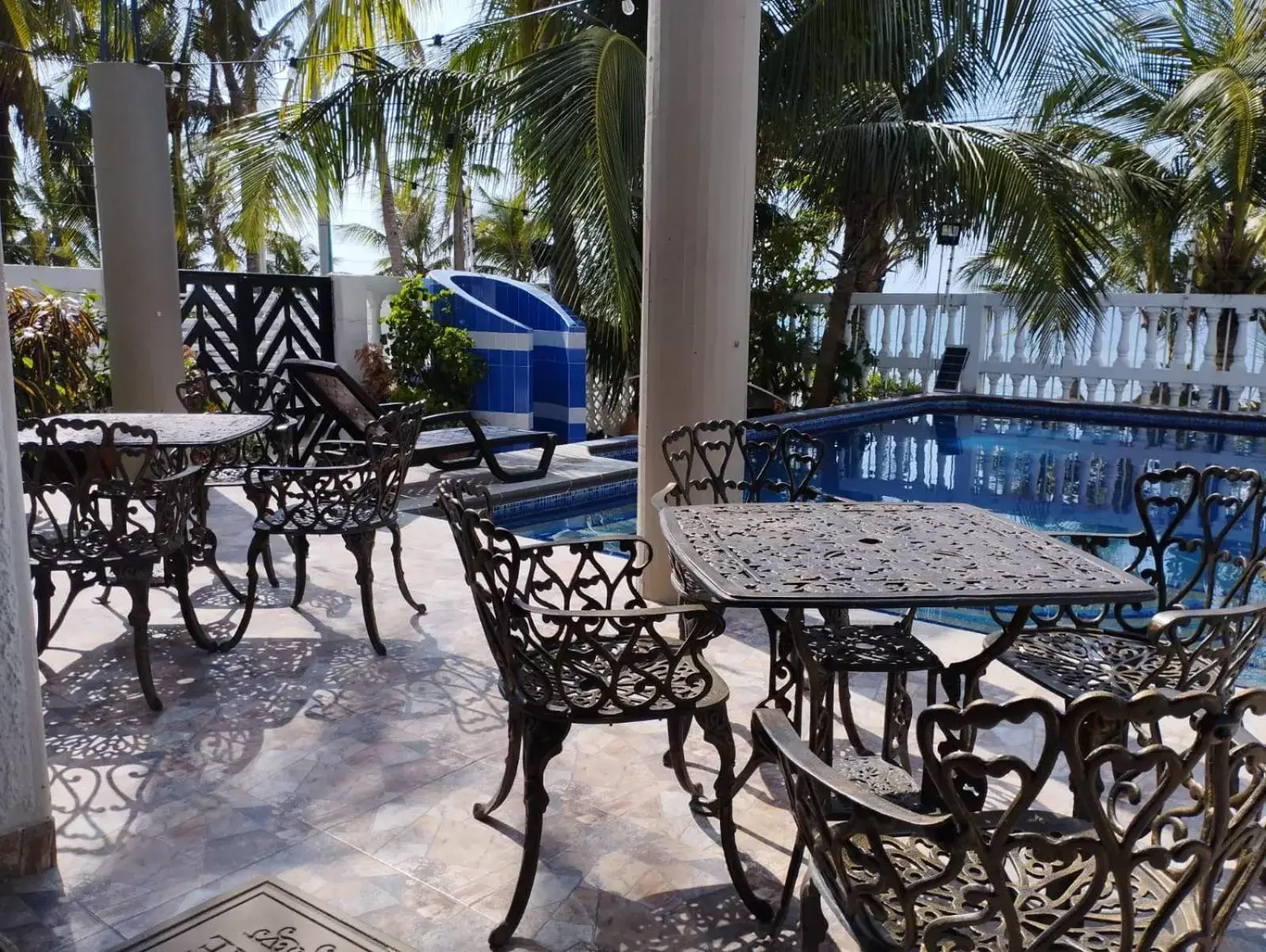 Restaurant/places to eat in Sunset Paradise Restaurant/places to eat in Sunset Paradise