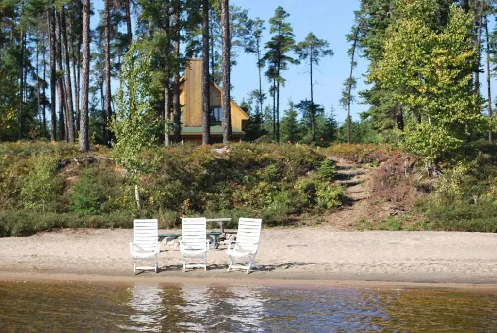 Lake view in Camp Taureau - Altaï Canada