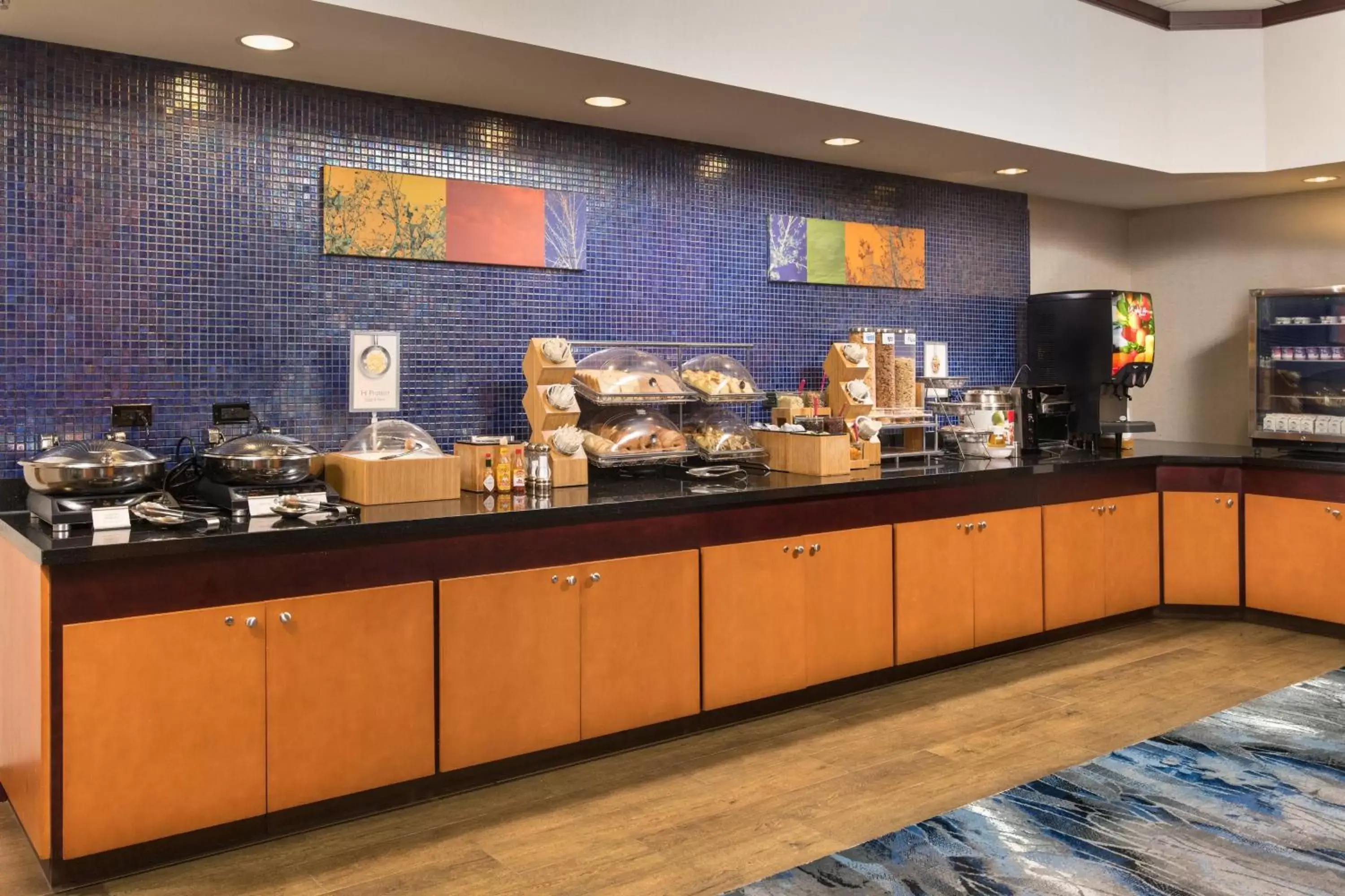 Breakfast, Restaurant/Places to Eat in Fairfield Inn & Suites Chattanooga I-24/Lookout Mountain