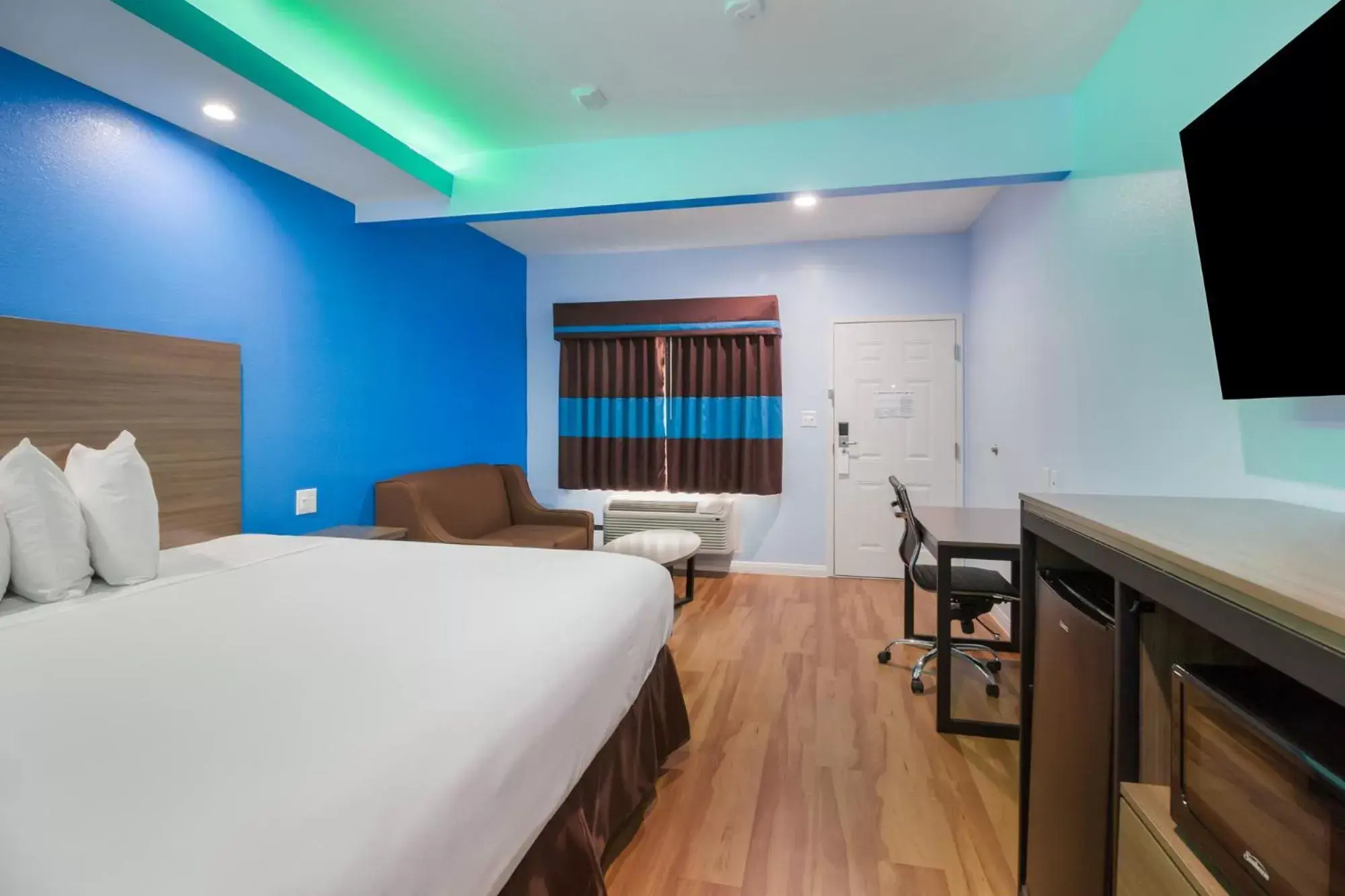 Bedroom in Americas Best Value Inn- Aldine Westfield