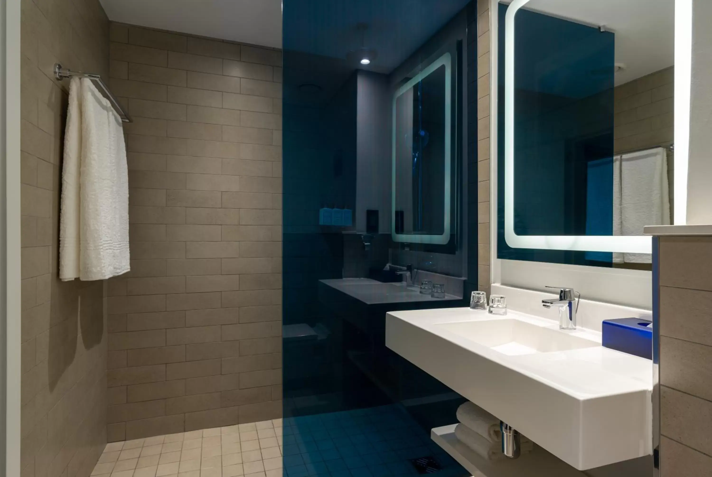 Bathroom in Park Inn by Radisson Polokwane