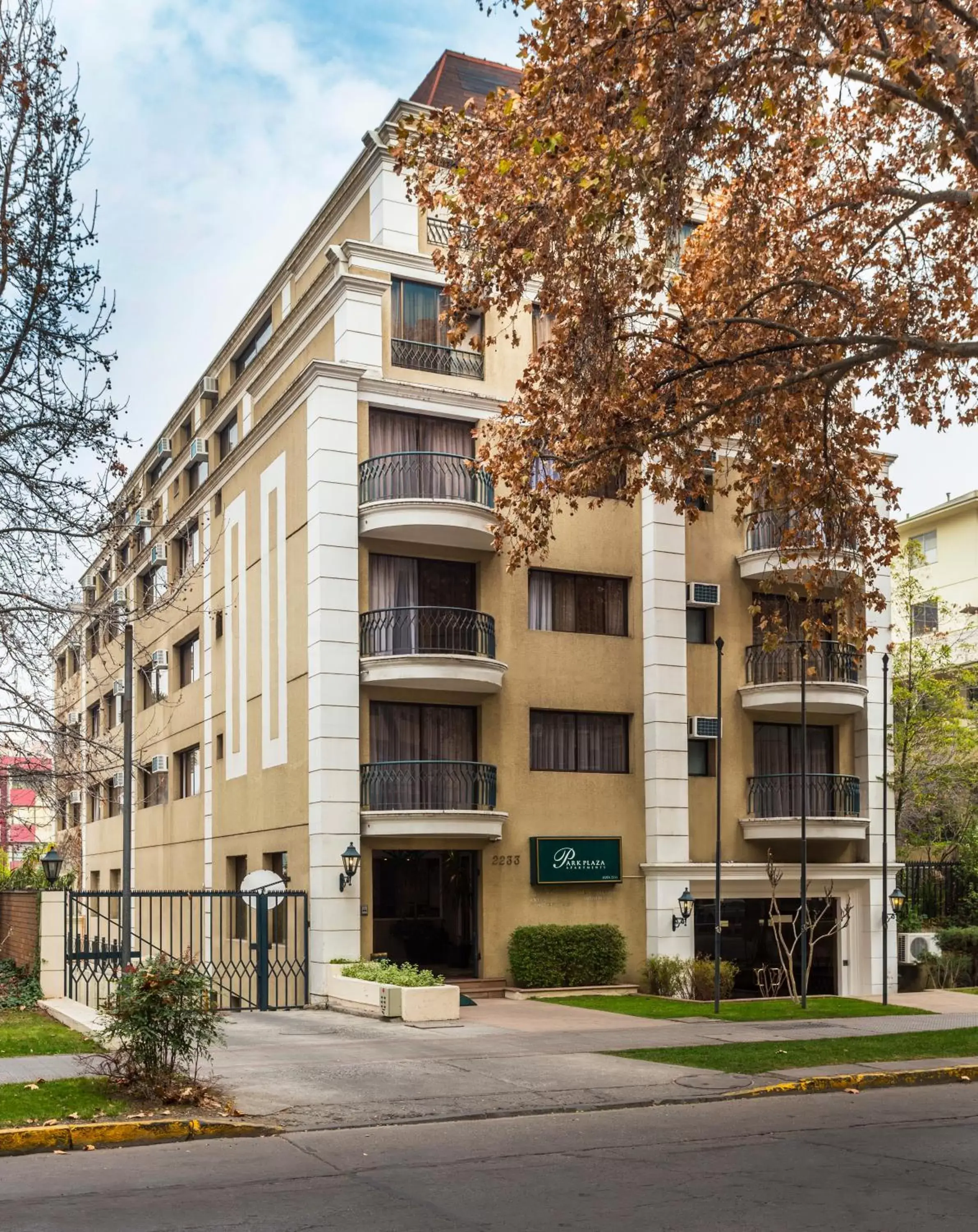 Facade/entrance, Property Building in Park Plaza Apartments