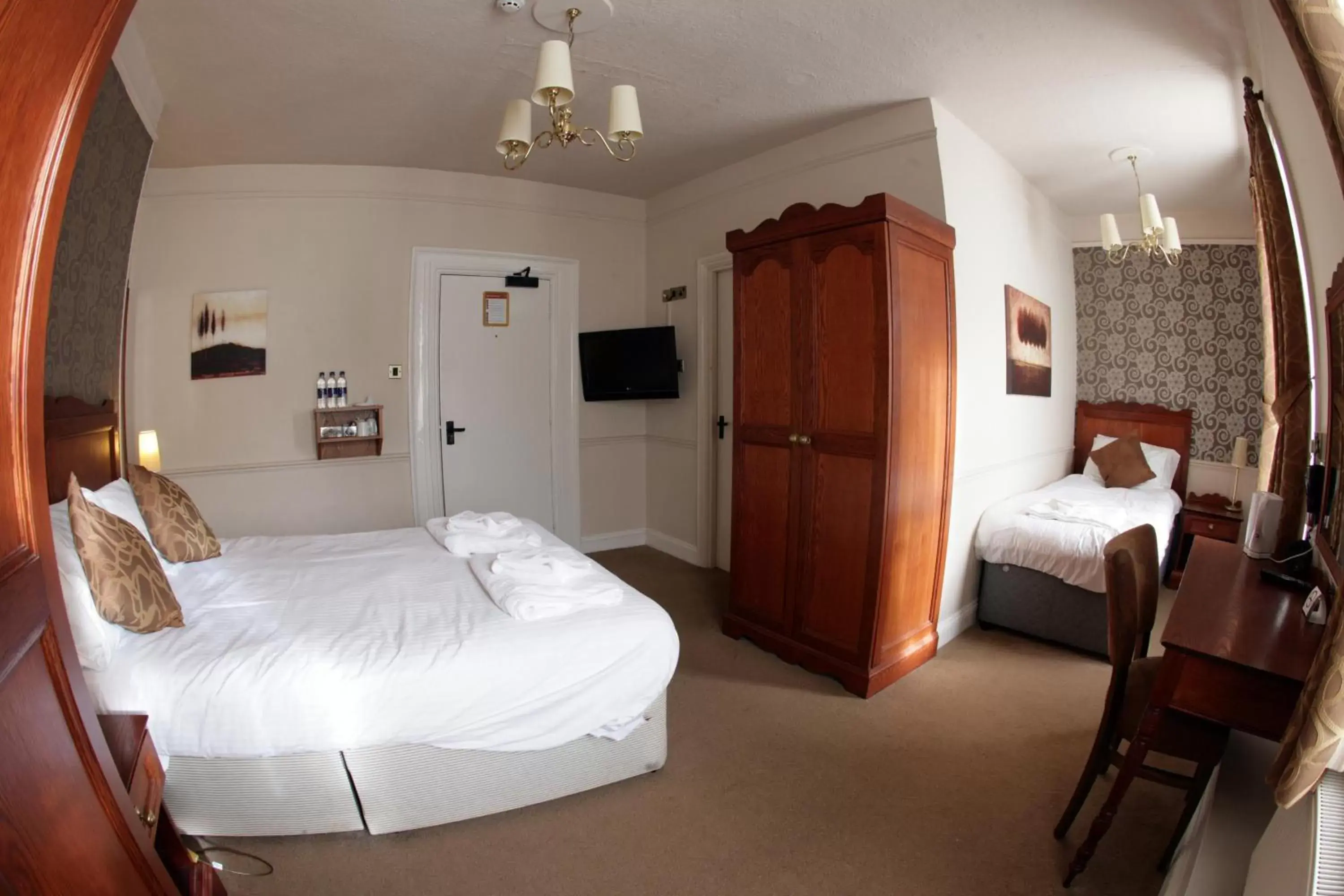Bedroom, Bed in Original White Hart, Ringwood by Marston's Inns