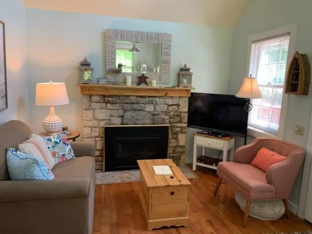 Living room, Seating Area in Cedar Court Inn